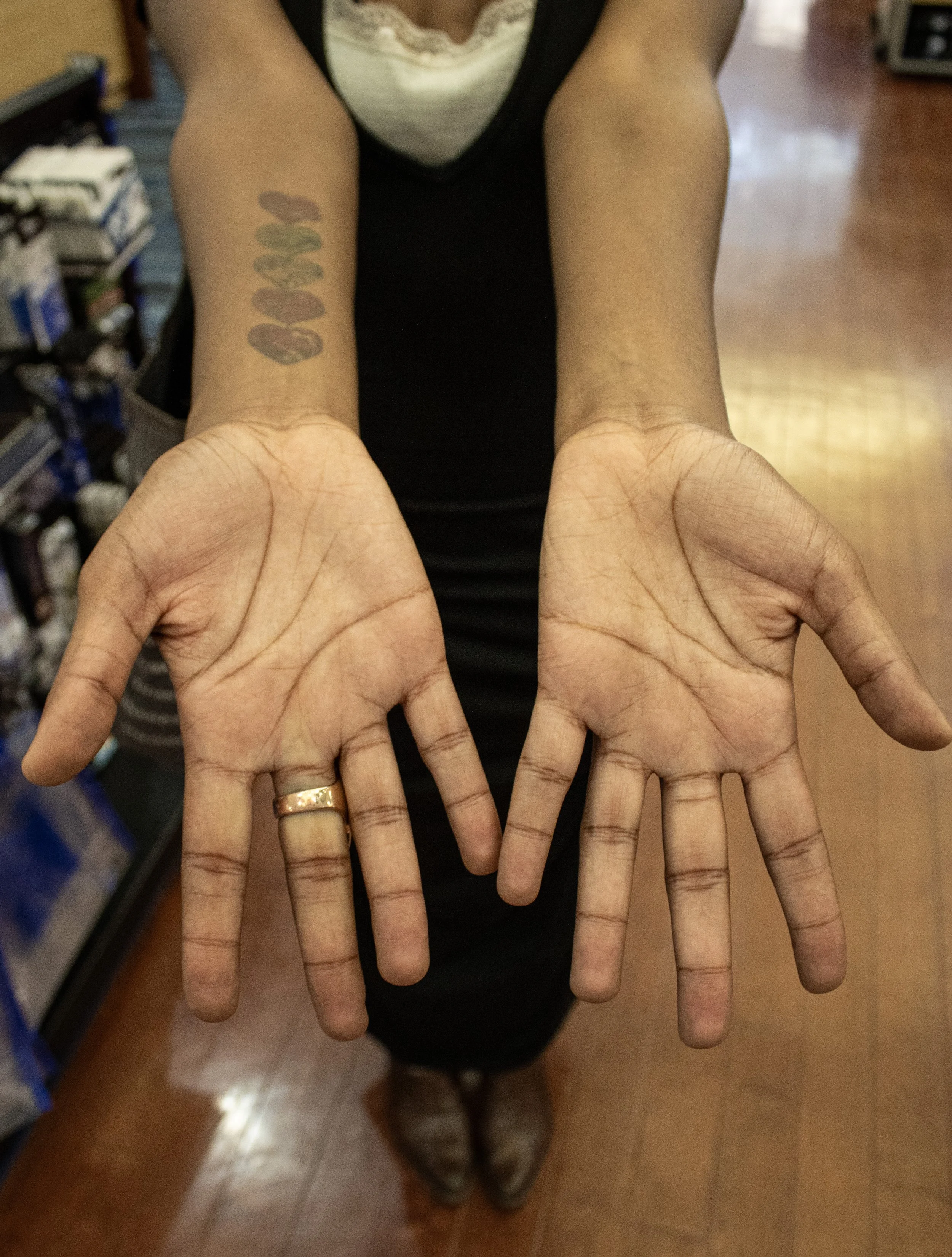 FogertyG_PA1_Nailah_HandPortrait.jpg