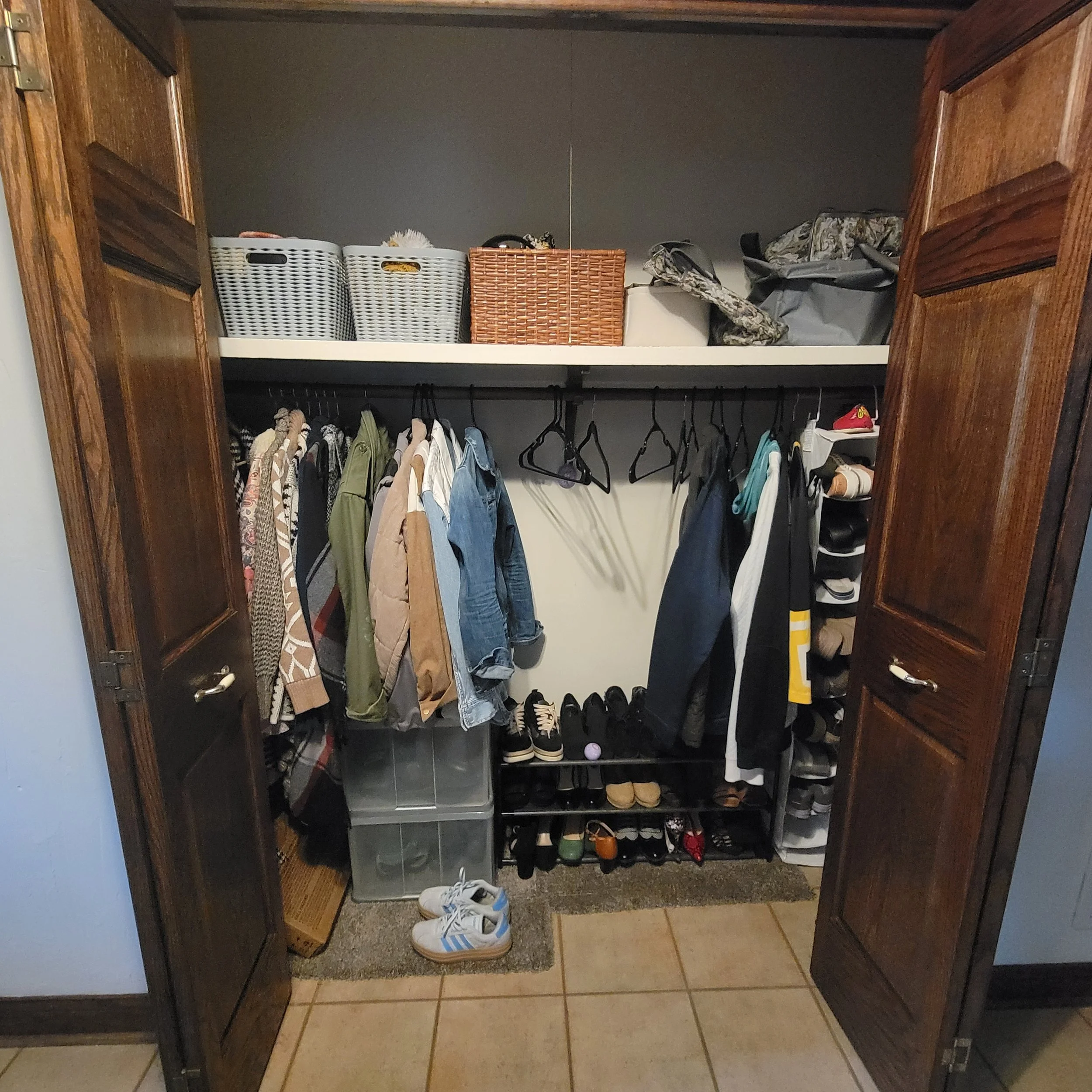 front closet 5.jpg