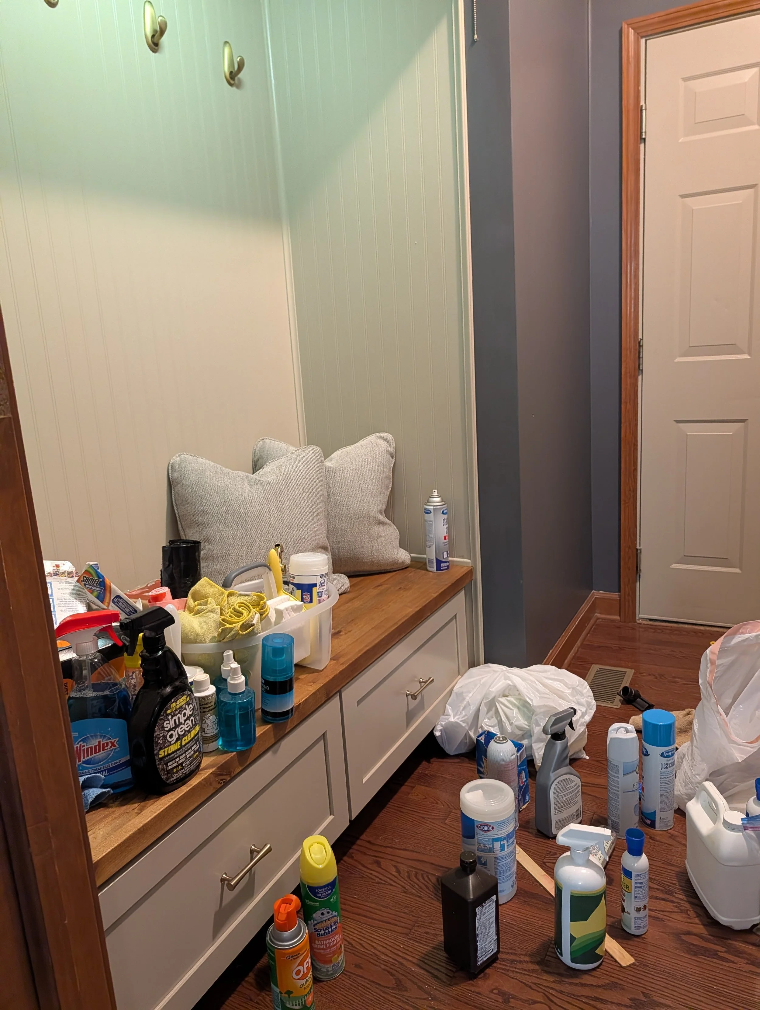 Laundry room before 3