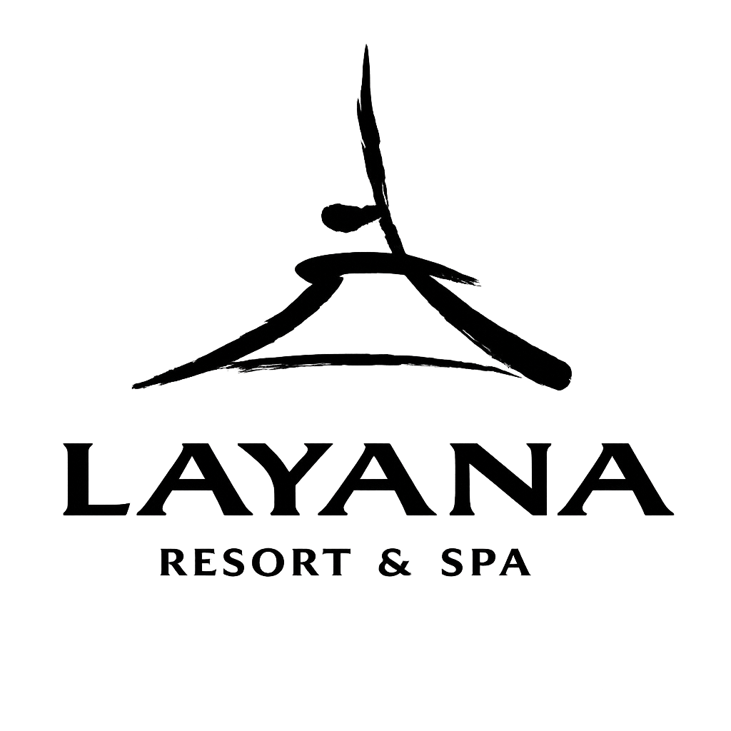 Logo du resort et spa Layana avec un symbole stylisé d'une femme en position de yoga ou de méditation, le texte "LAYANA RESORT & SPA" en dessous.