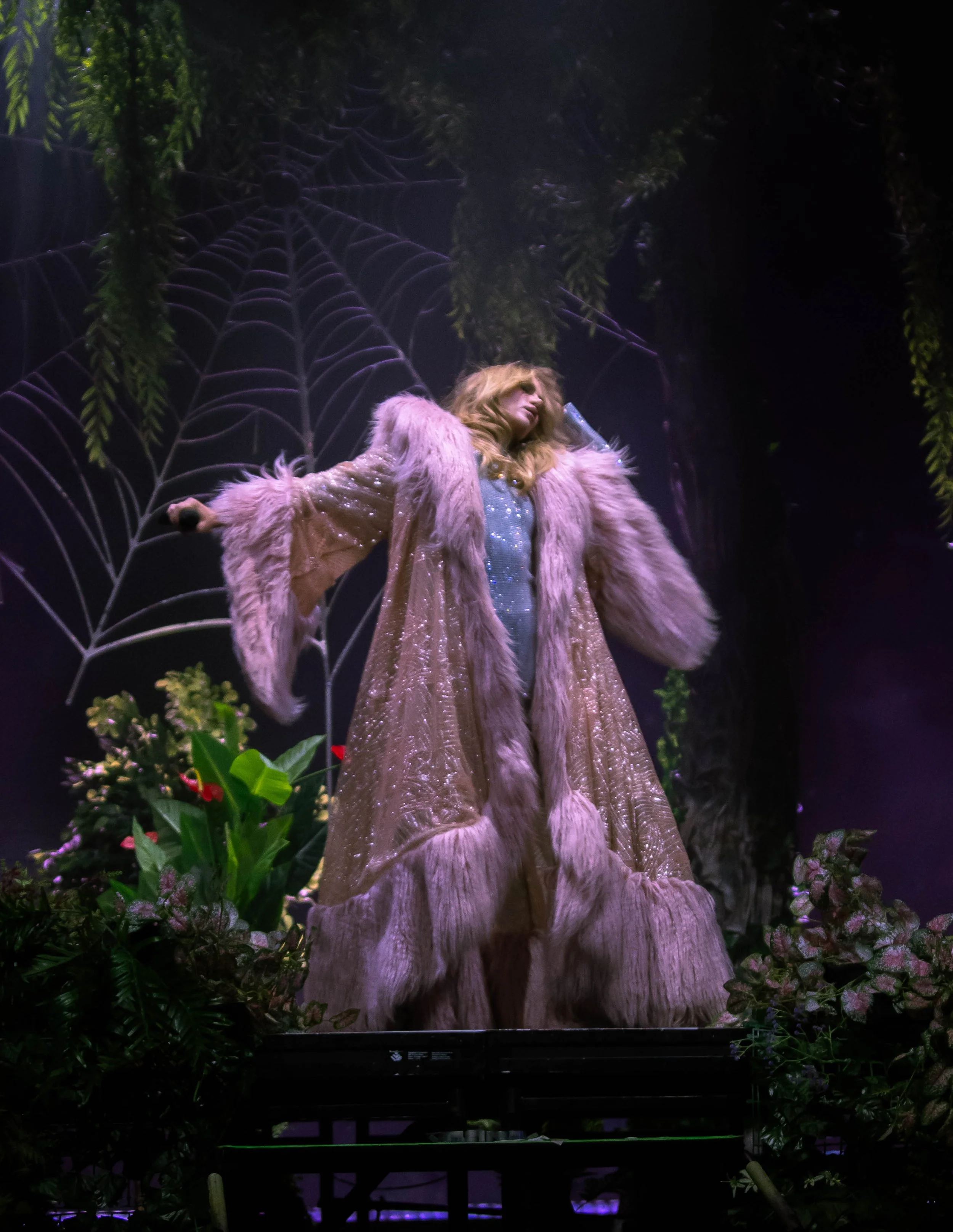 Suki Waterhouse - The sparklemuffin tour