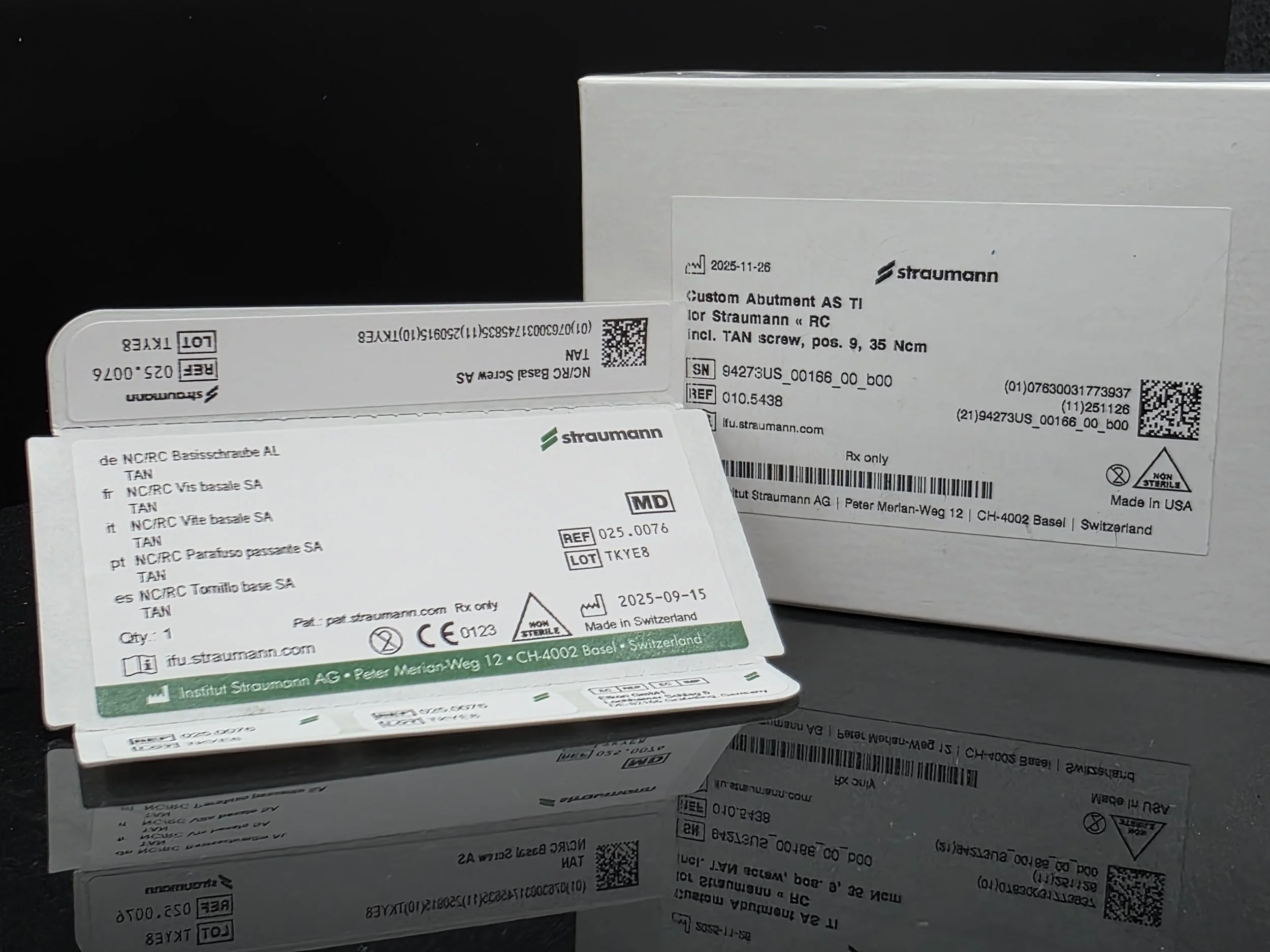 Straumann_Implant_Parts_Packaging.jpg