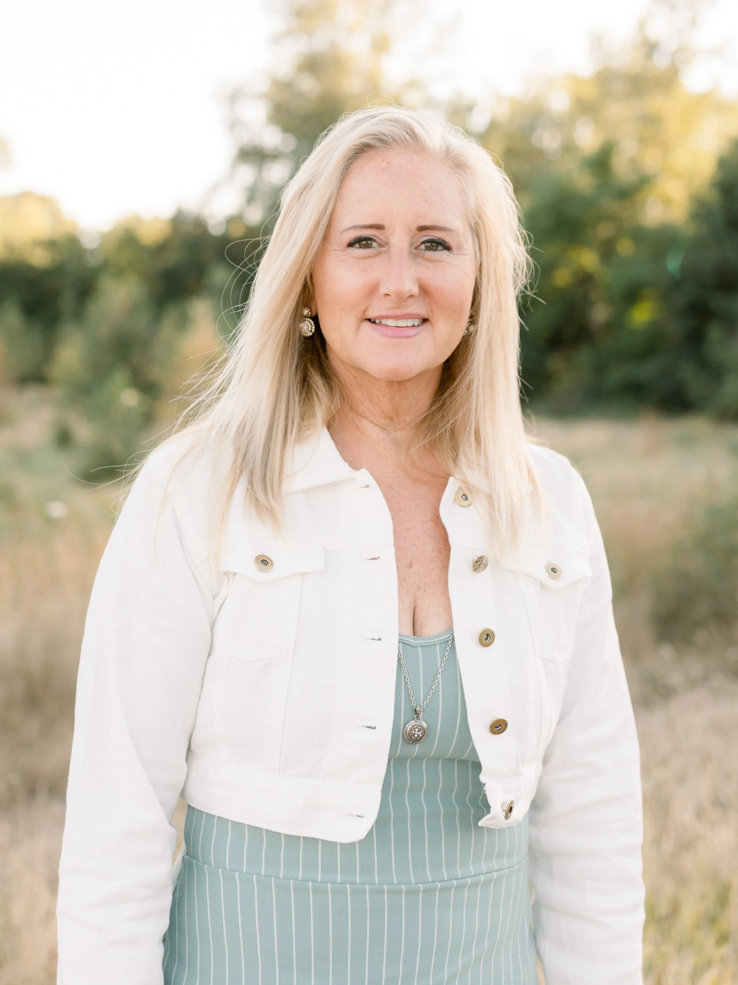 Headshot of Rhonda Thomas, Head of Communications and Client Relations of Crown Creations Dental Laboratory in McMinnville, Oregon.