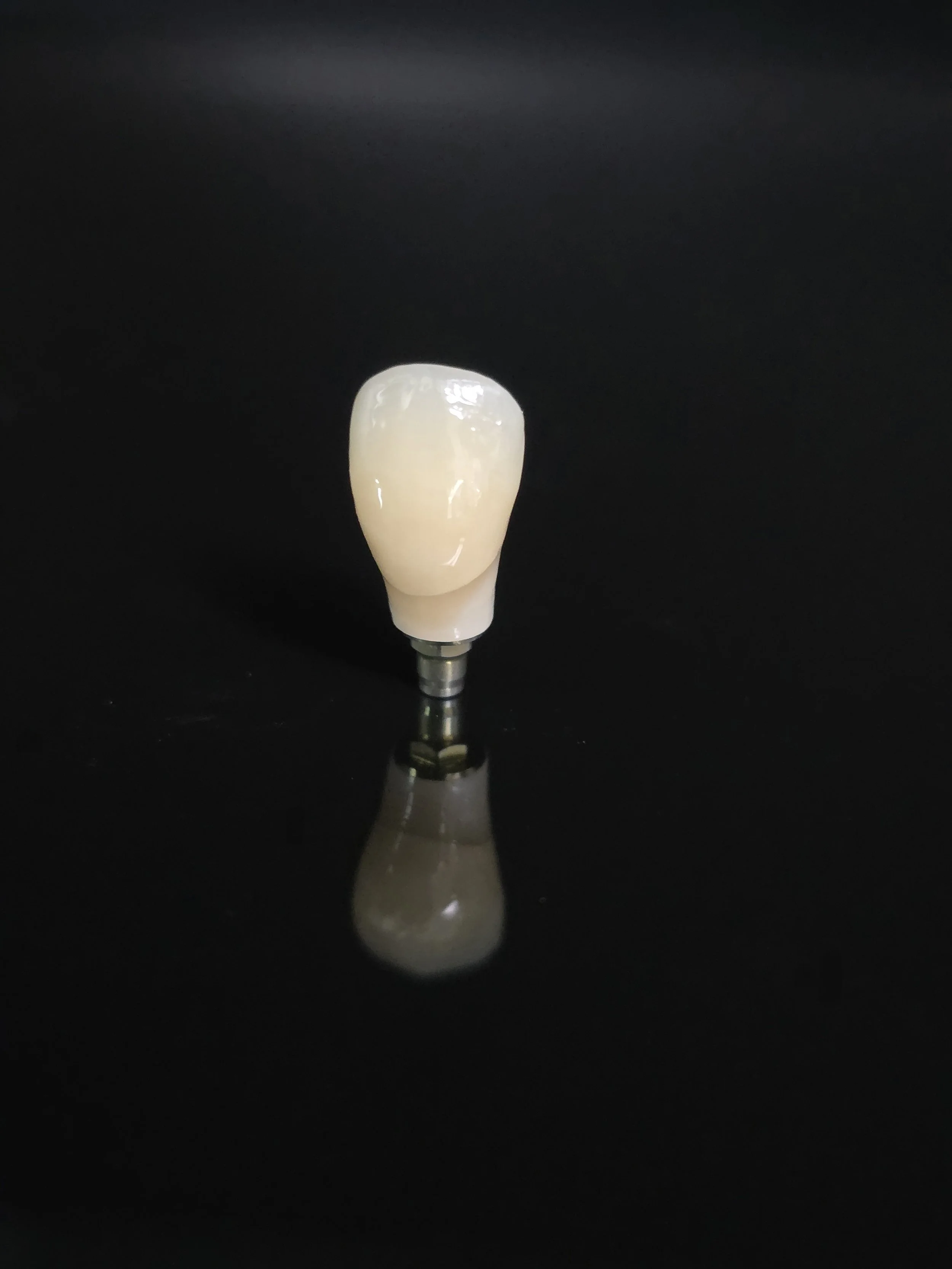 Temporary_Implant_Restoration_Milled_PMMA_Crown_2.jpg