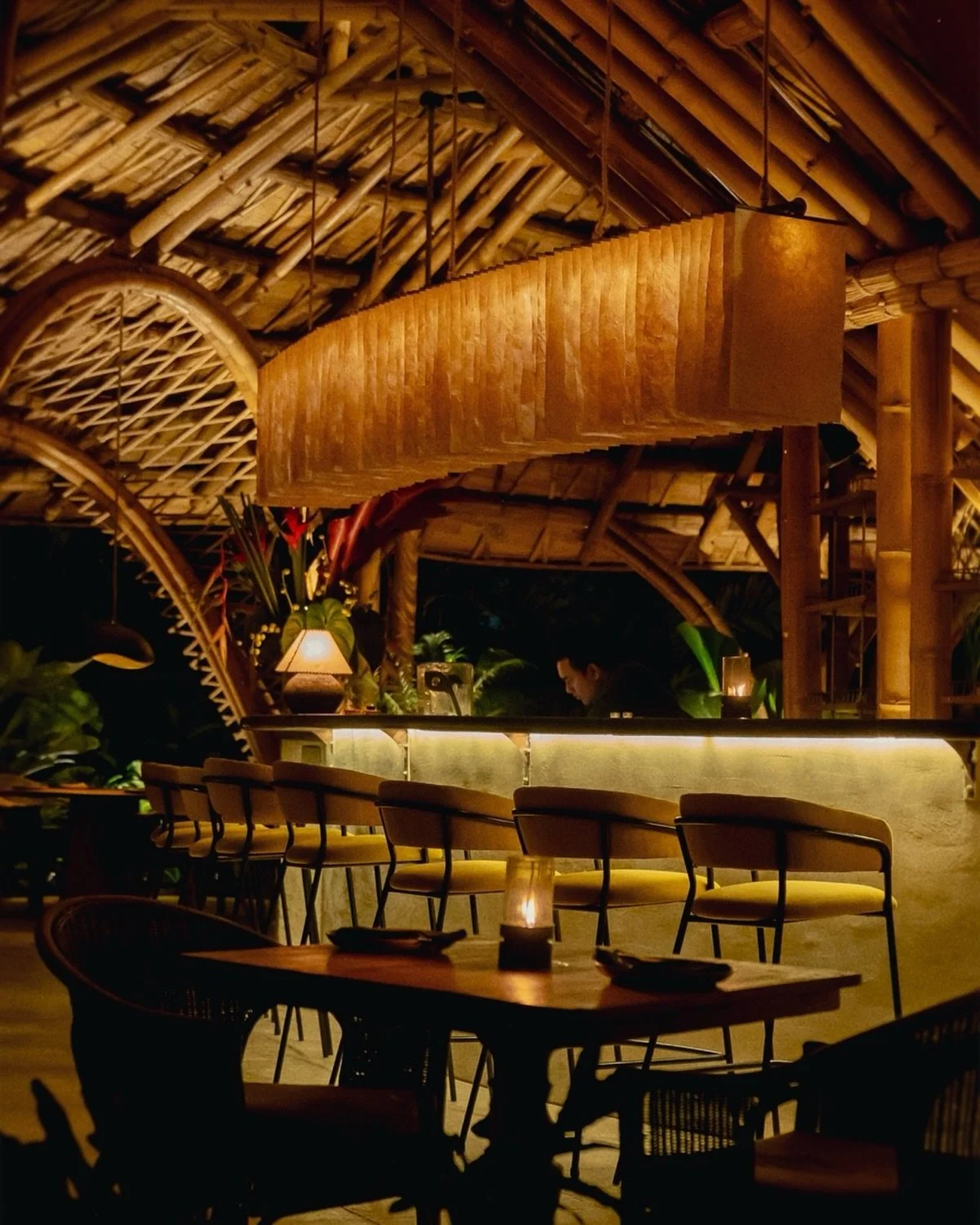 When the ambiance takes shape as the sun sets. 

From beautiful beats to warm lighting, the Juna evening vibe is a treat for the soul. 

Join us for dinner
5pm - 11pm