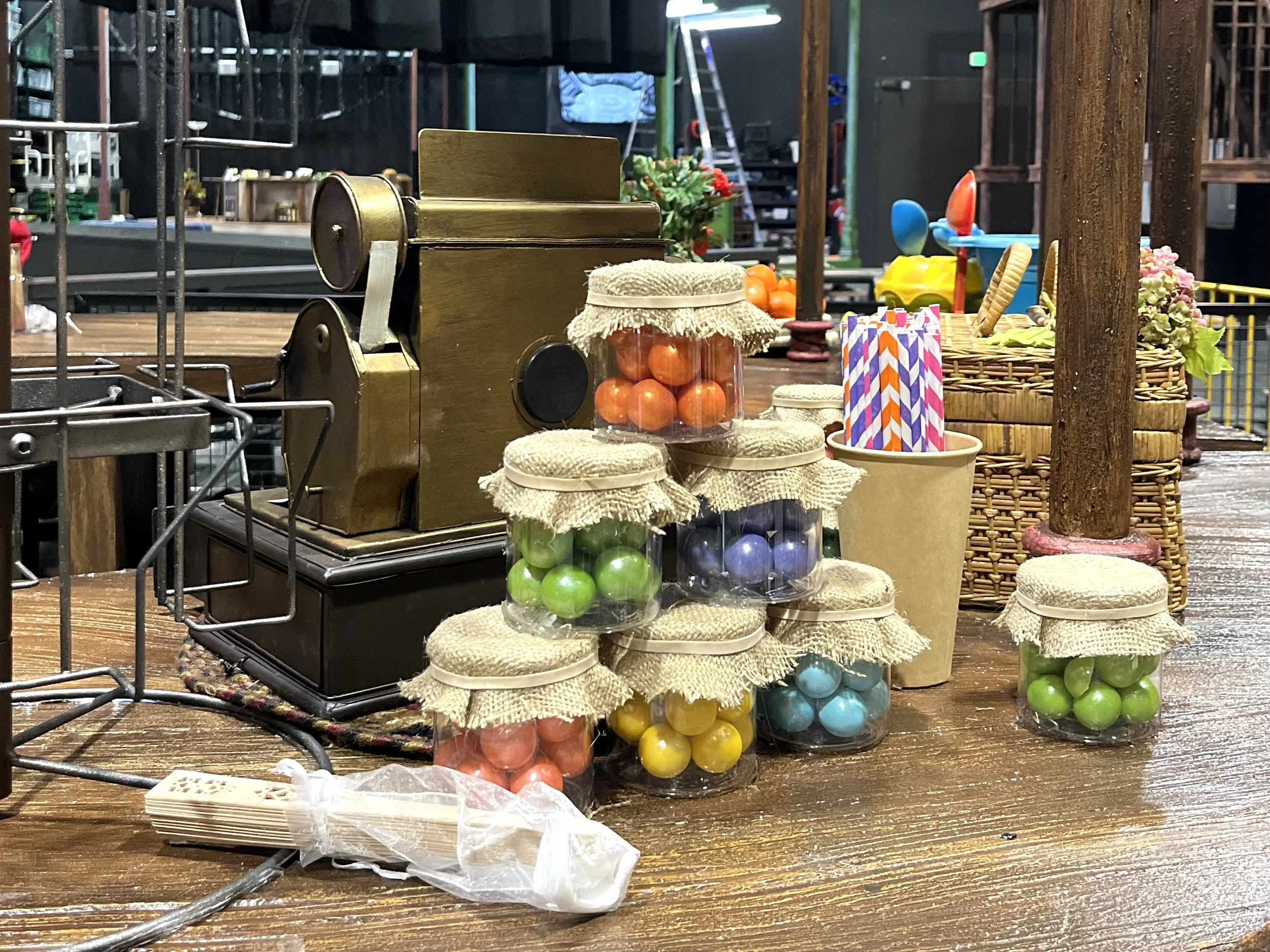 Oaken's Trading Post dressing. Frozen (HCT).