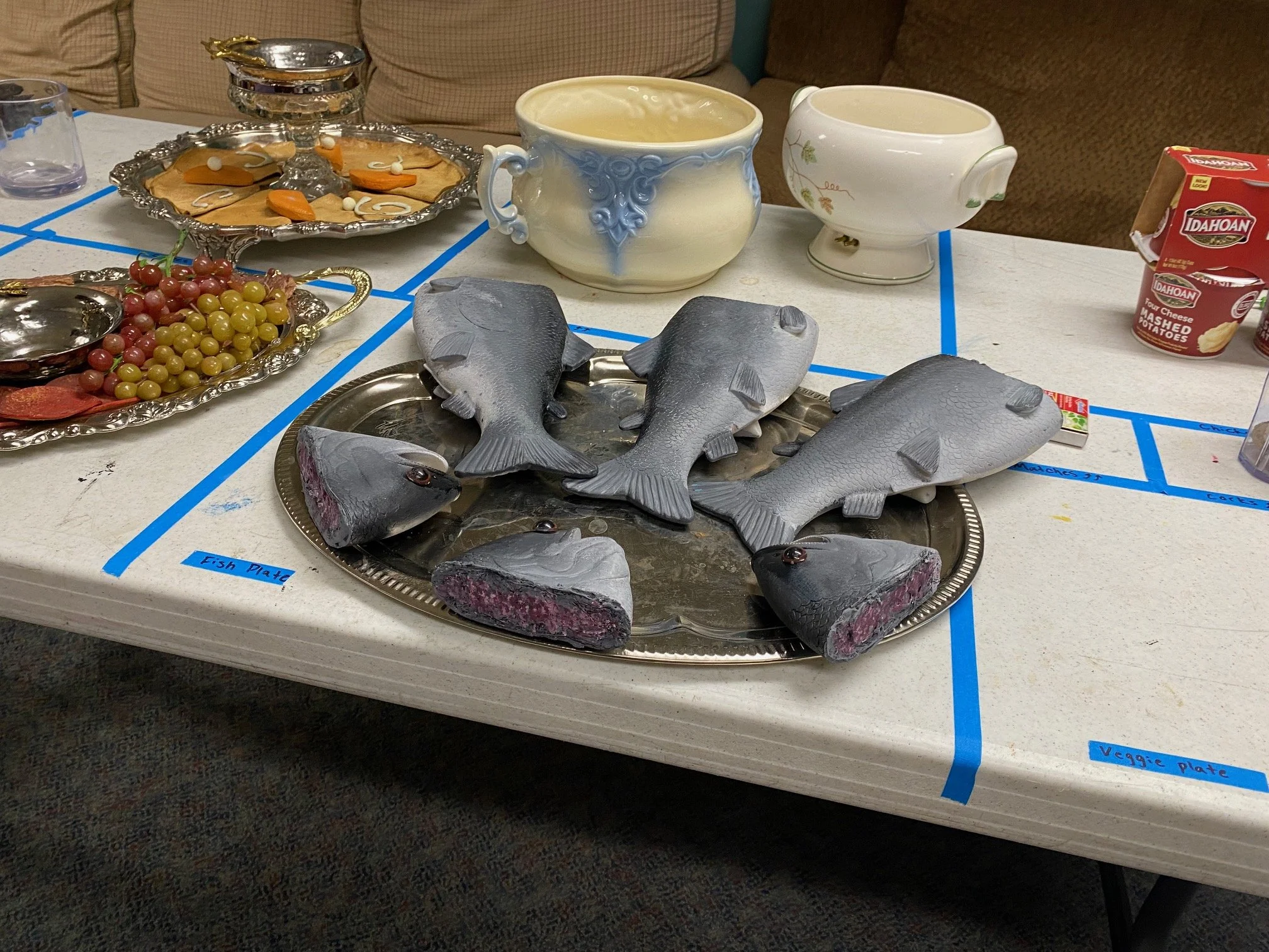 Magnetic reattachable fish props.