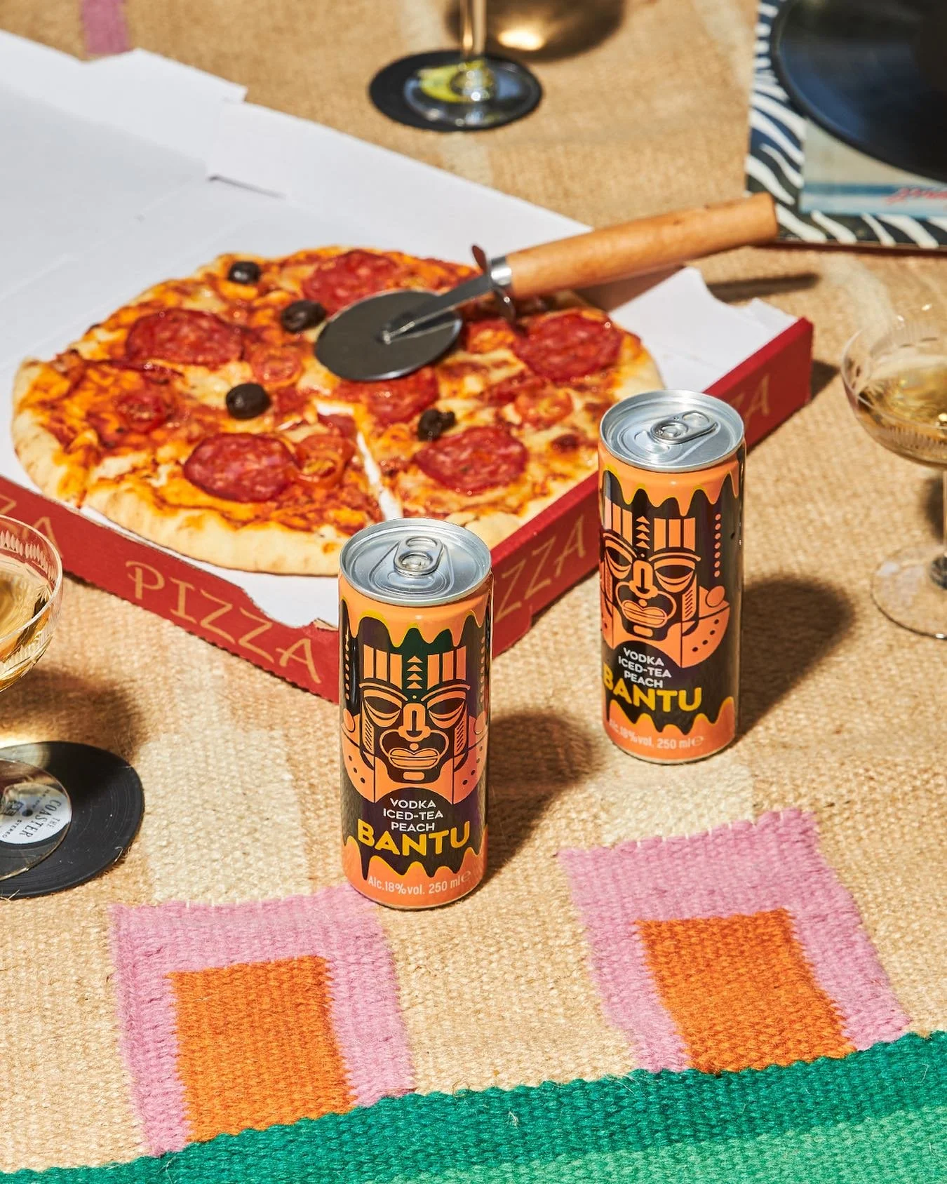 PIZZA DANS LA BO&Icirc;TE, KIFFE DANS LA MAIN😈🔥

#BANTU #BANTUDRINKS #BANTUBOISSON

&laquo;L&rsquo;abus d&rsquo;alcool est dangereux pour la sant&eacute;, &agrave; consommer avec mod&eacute;ration &raquo;