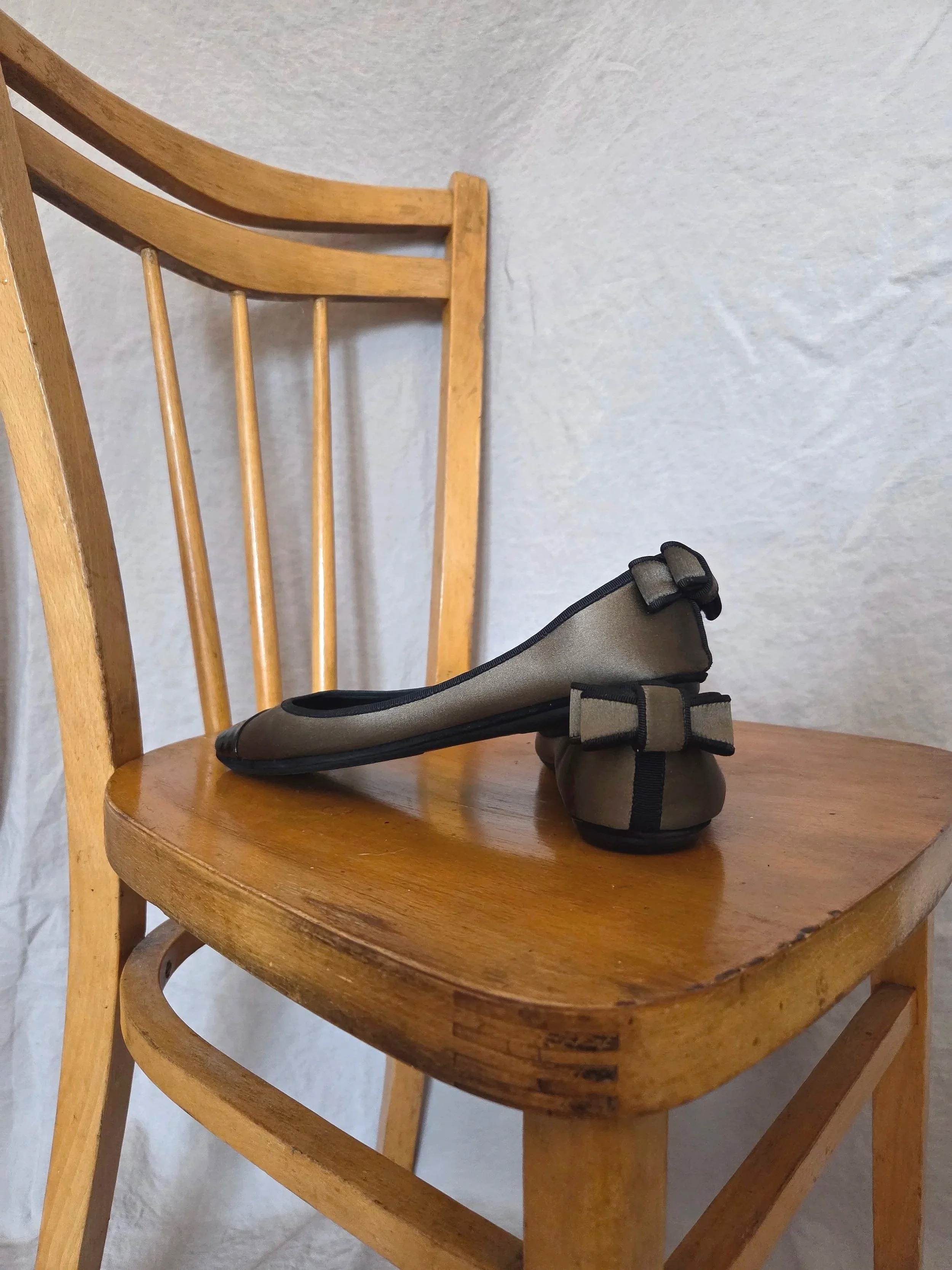 Yves Saint Laurent Classic Pumps