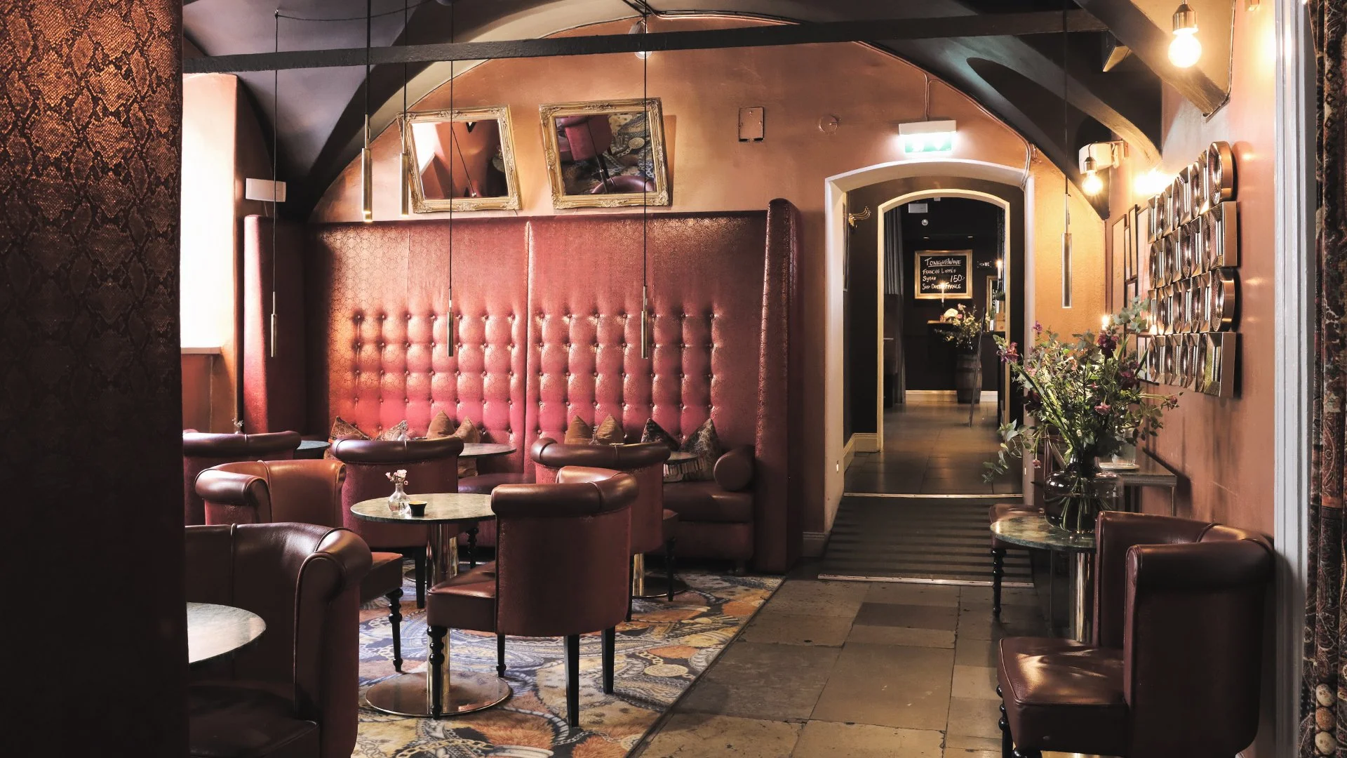 NOFO Hotel &amp; Wine bar