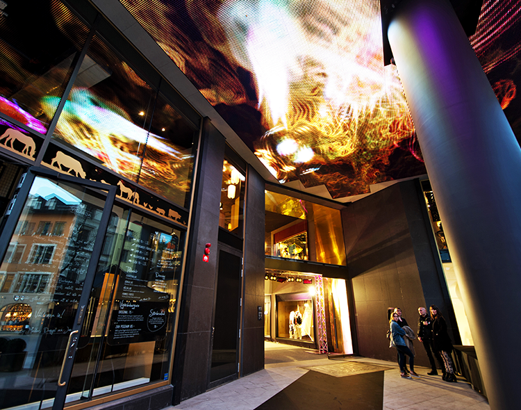 MOOD - Ingång till mood - ledtak med flammor.png