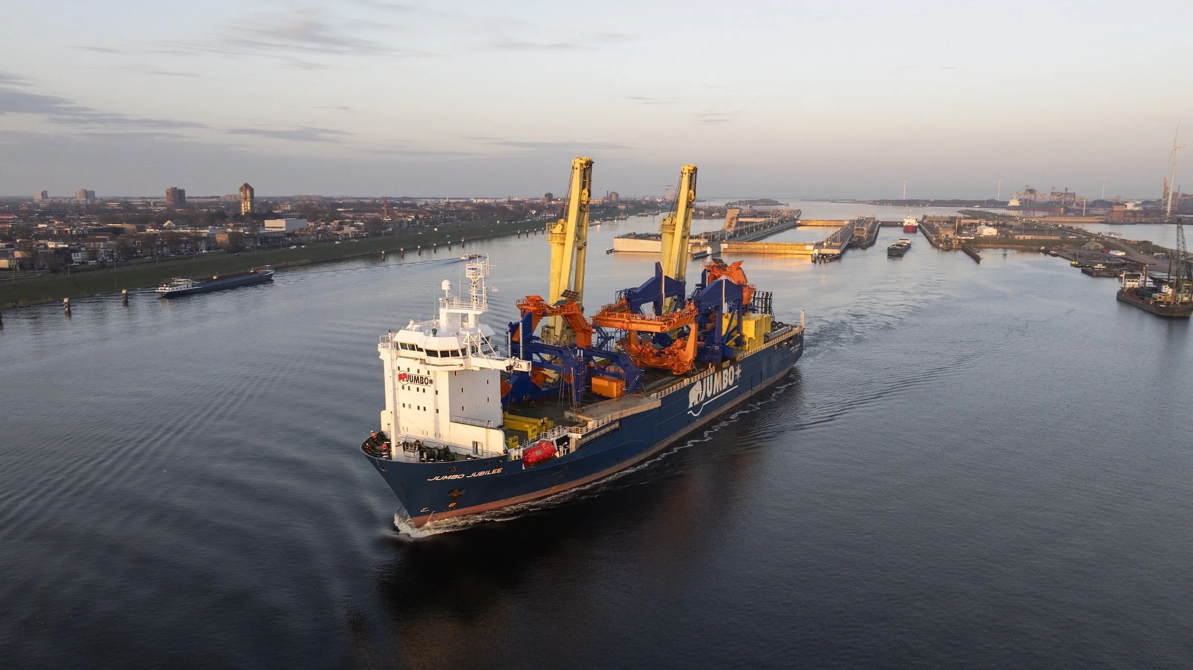 portside media ijmuiden zeesluis vessel drone jumbo maritime