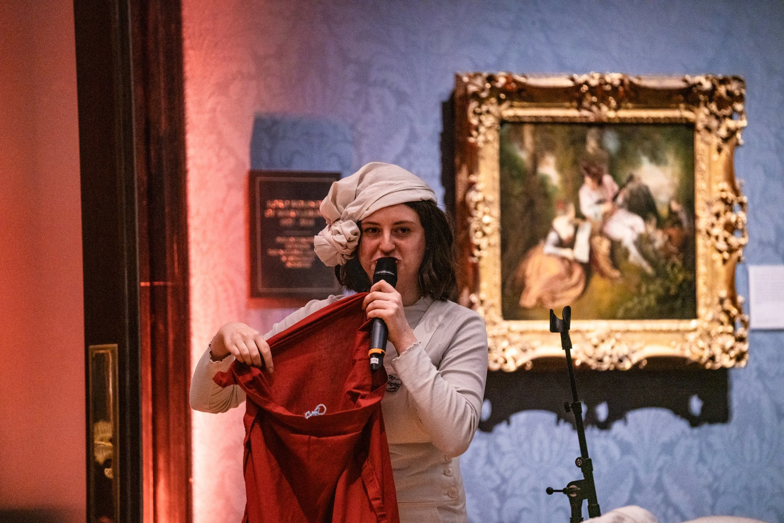 Art Laughs - Act Lorna Rose Treen 2.jpg