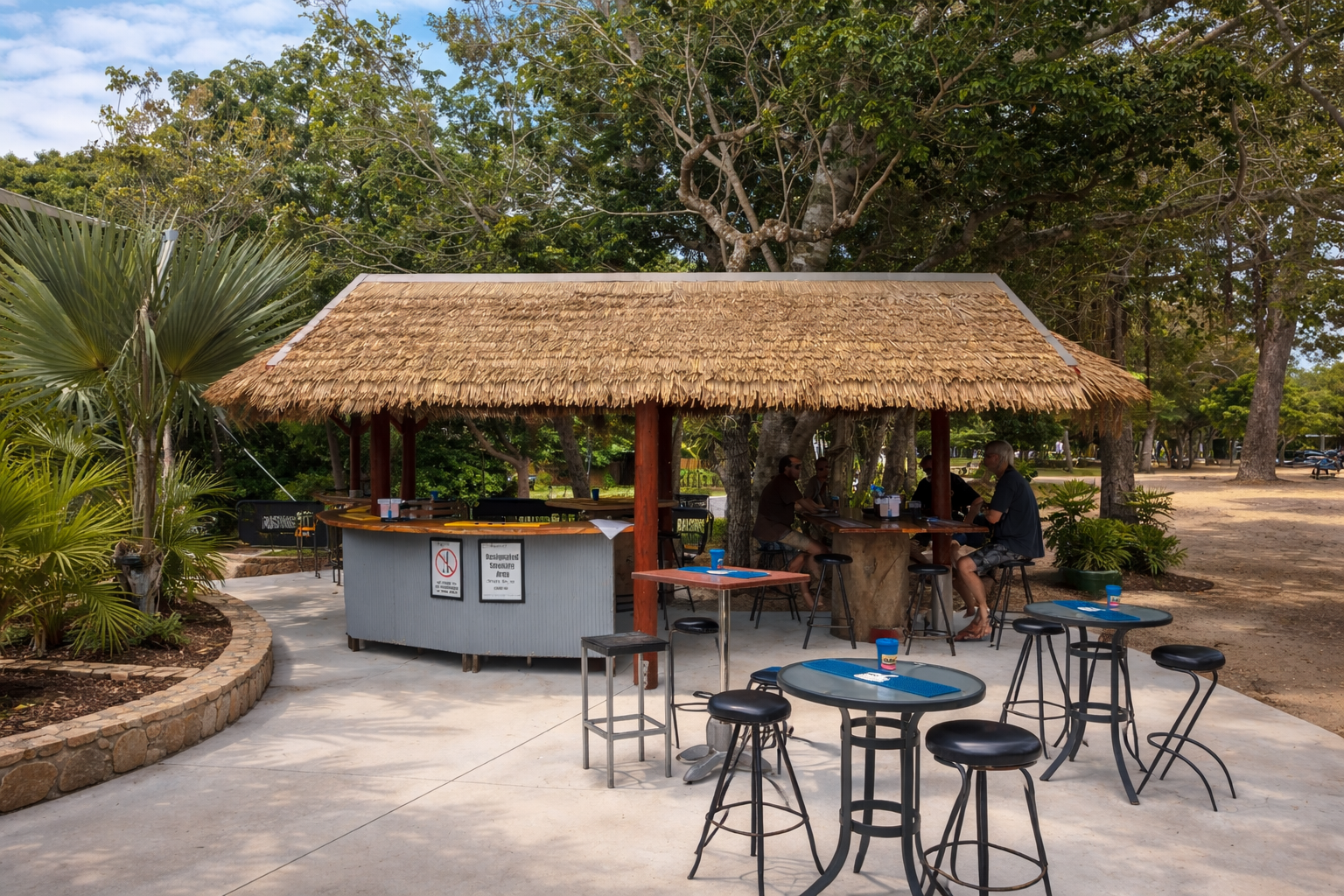 Four-post tropical compass hut bar at Dingo Beach