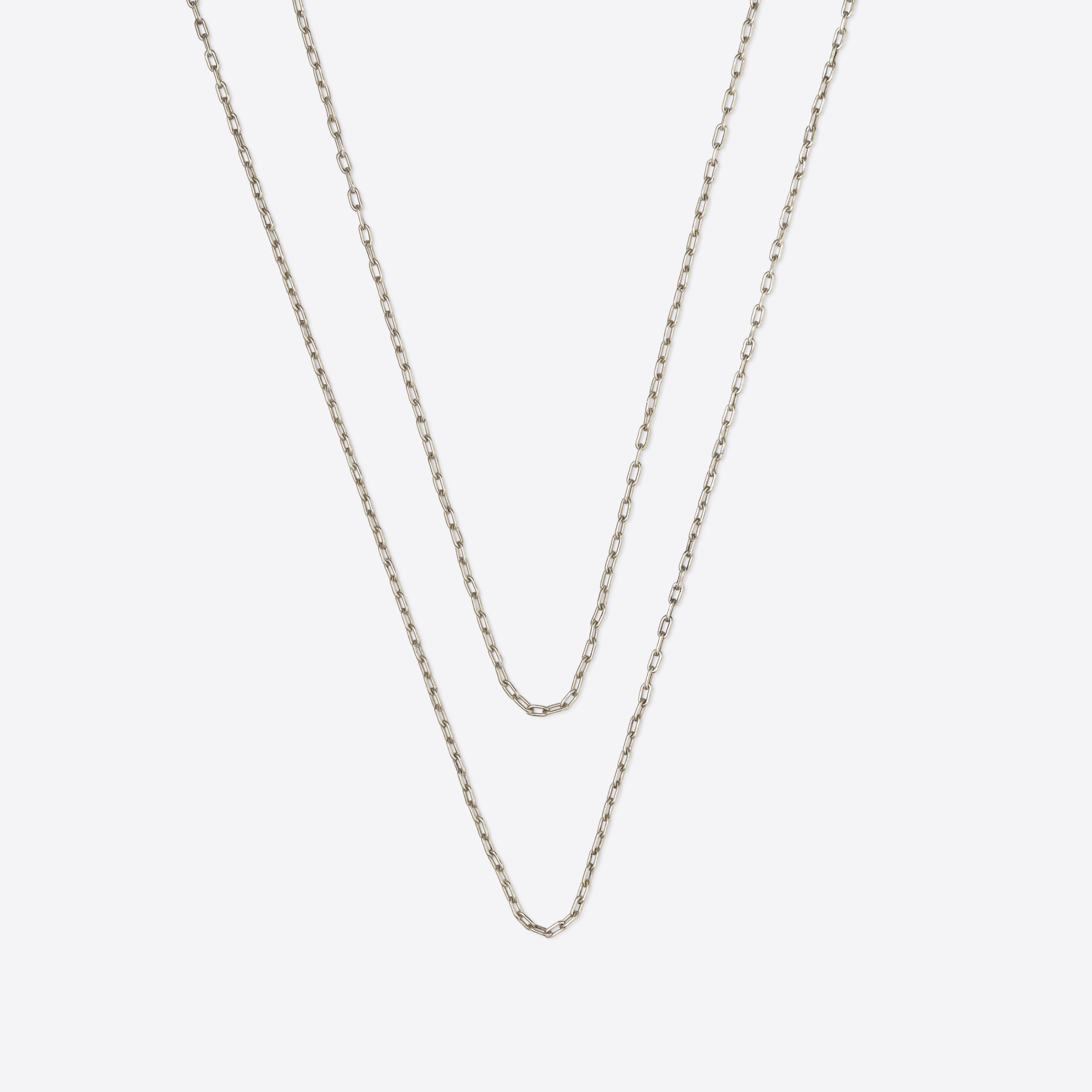 26-09-04_Tarra_Rosenbaum_62420-silver copy.png