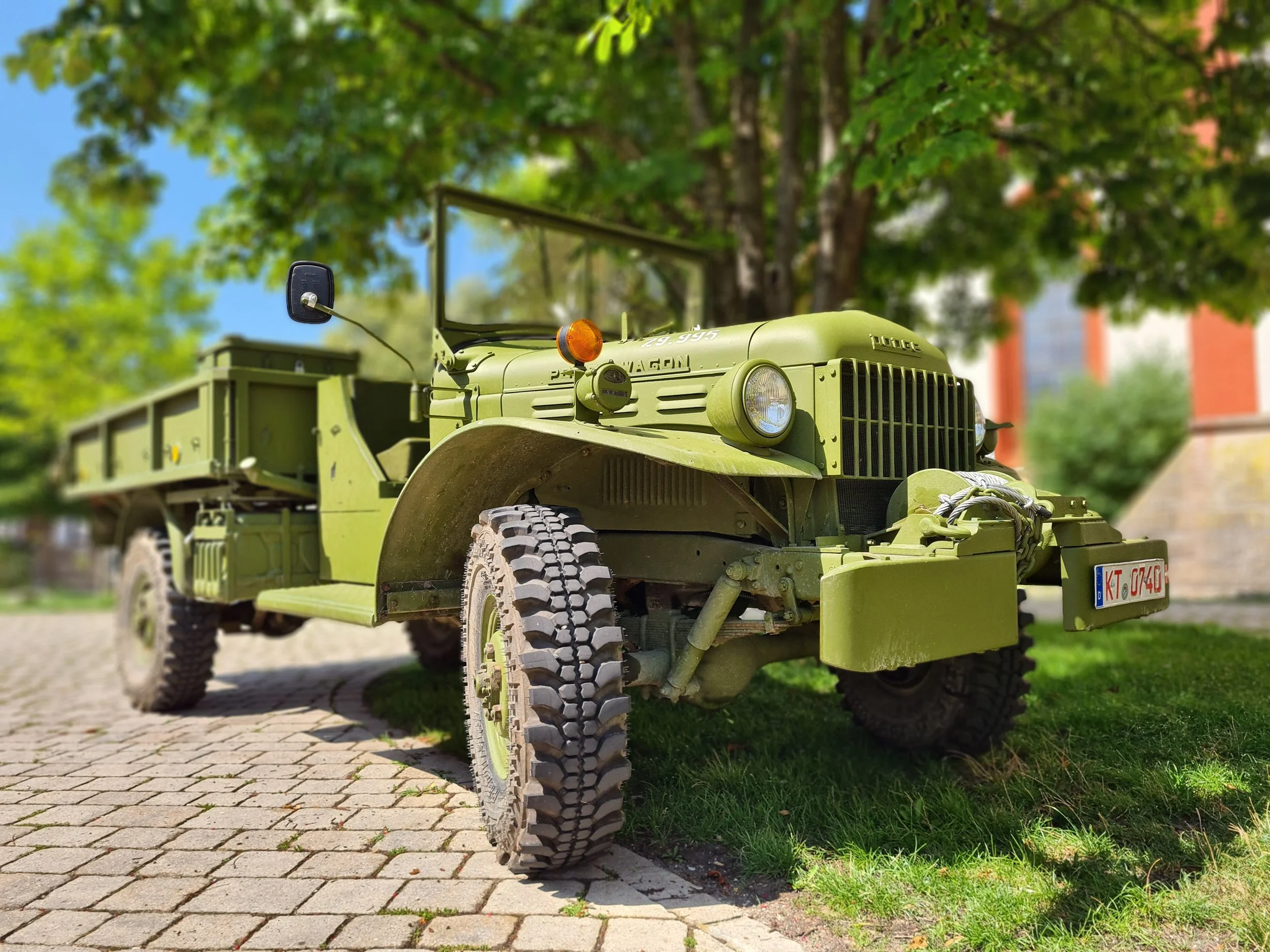 Selbst restaurierter dänischer Dodge WM300 Power Wagon: Technischer Sachverstand für Oldtimerrecht von Rechtsanwalt Wanke