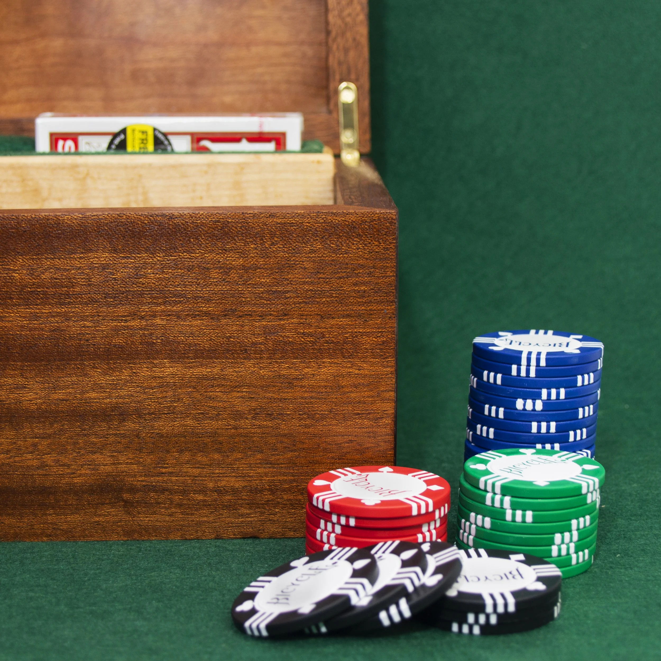 Chips on box corner no logo- P1020447.jpg