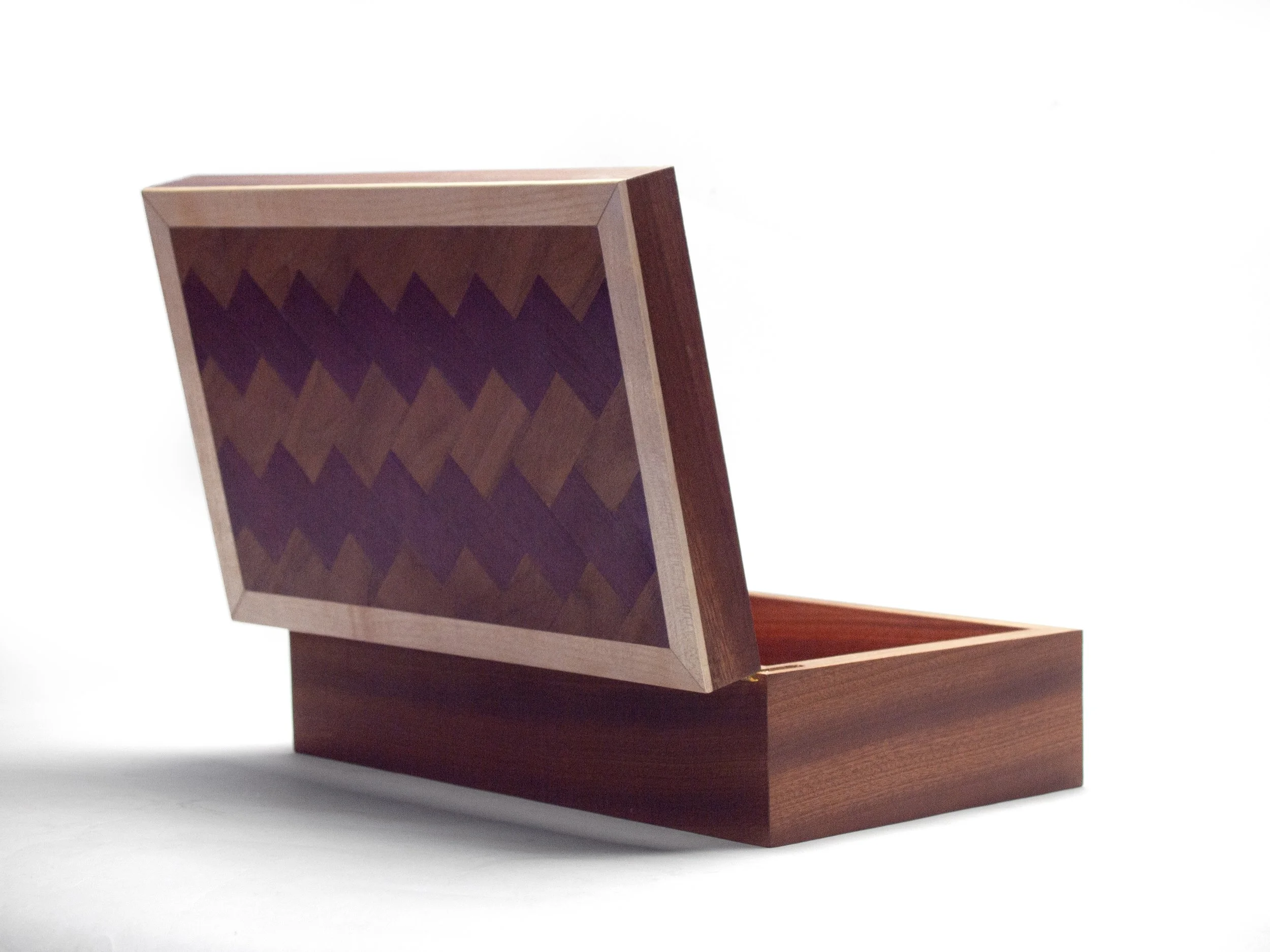 Box open back- P6050547.jpg