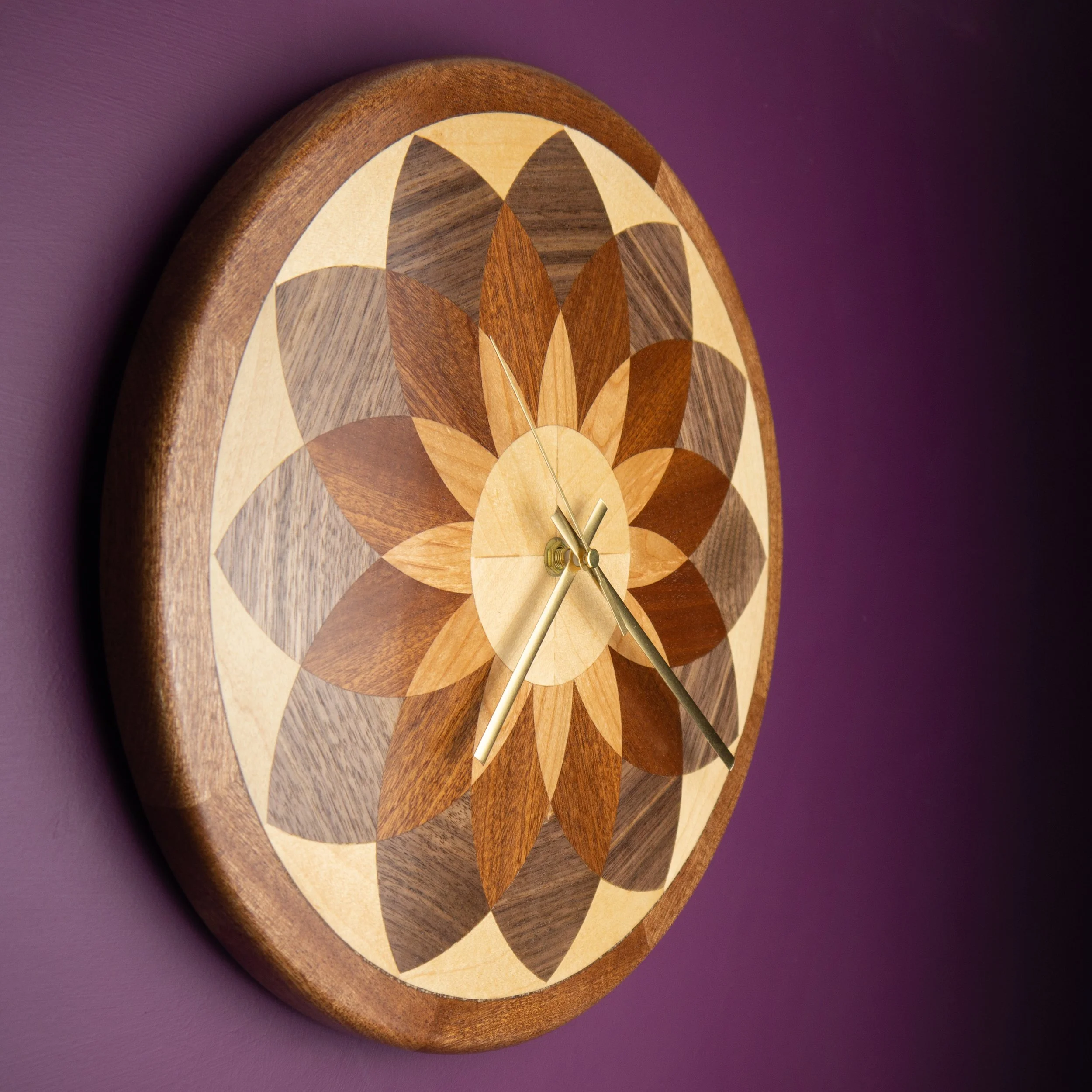 Clock on Purple looking right- P1060596.jpg