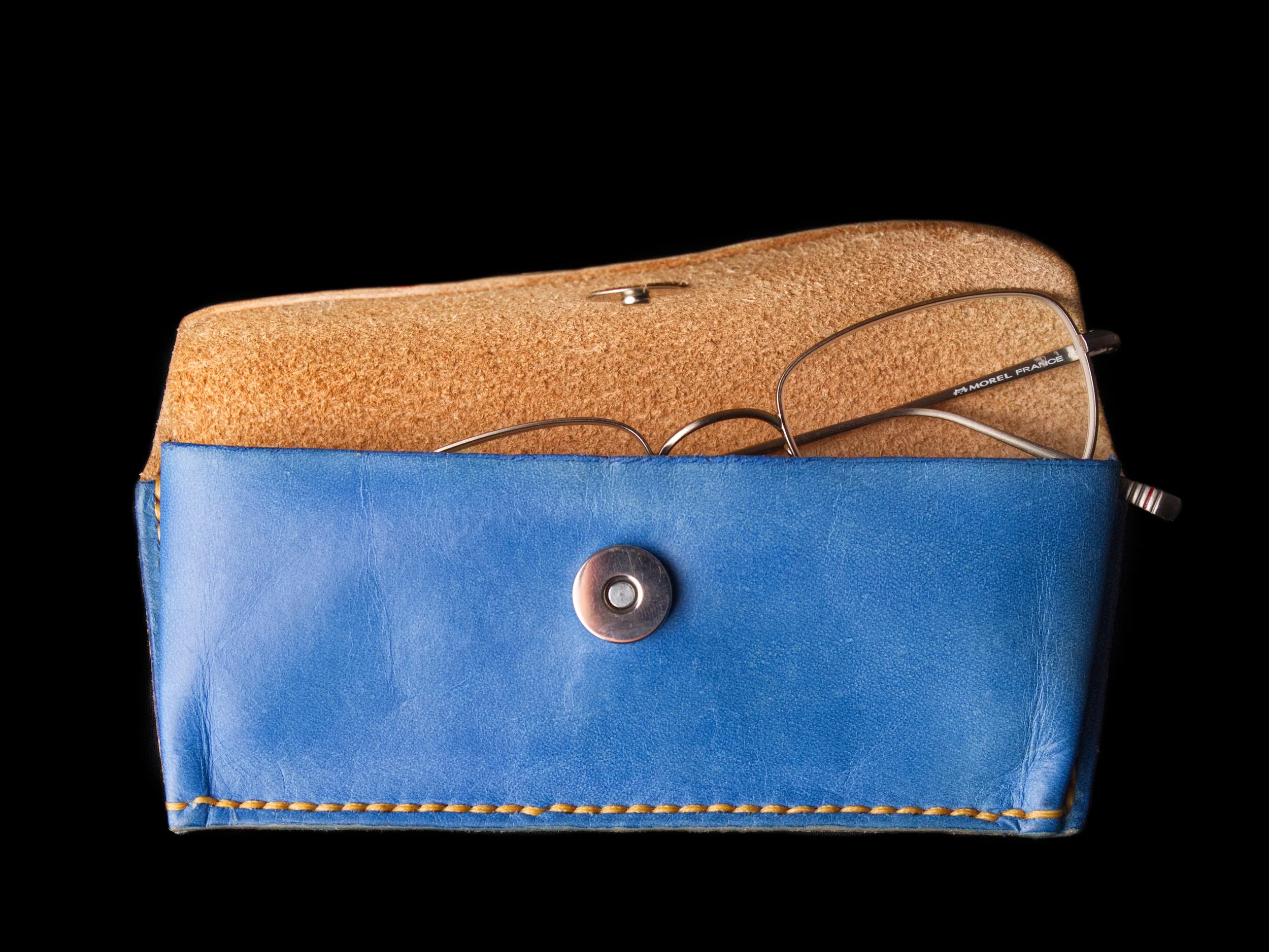 Glasses pouch front view open.jpg
