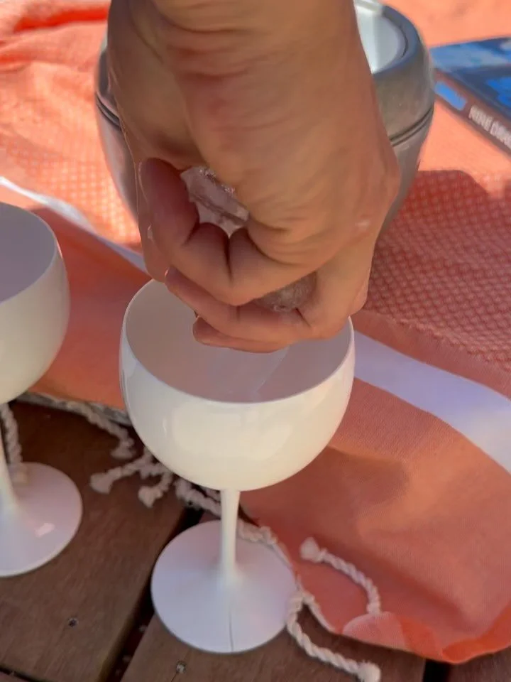 Vil du g&aring; glip af en pause som denne?

En drink ved poolen.
En l&oslash;betur langs floden.
En stille slentretur gennem byen.

Eller bare tid til en uformelle snakke &ndash;
eller ingen samtale overhovedet.

Pause med Perspektiv er ikke kun opl