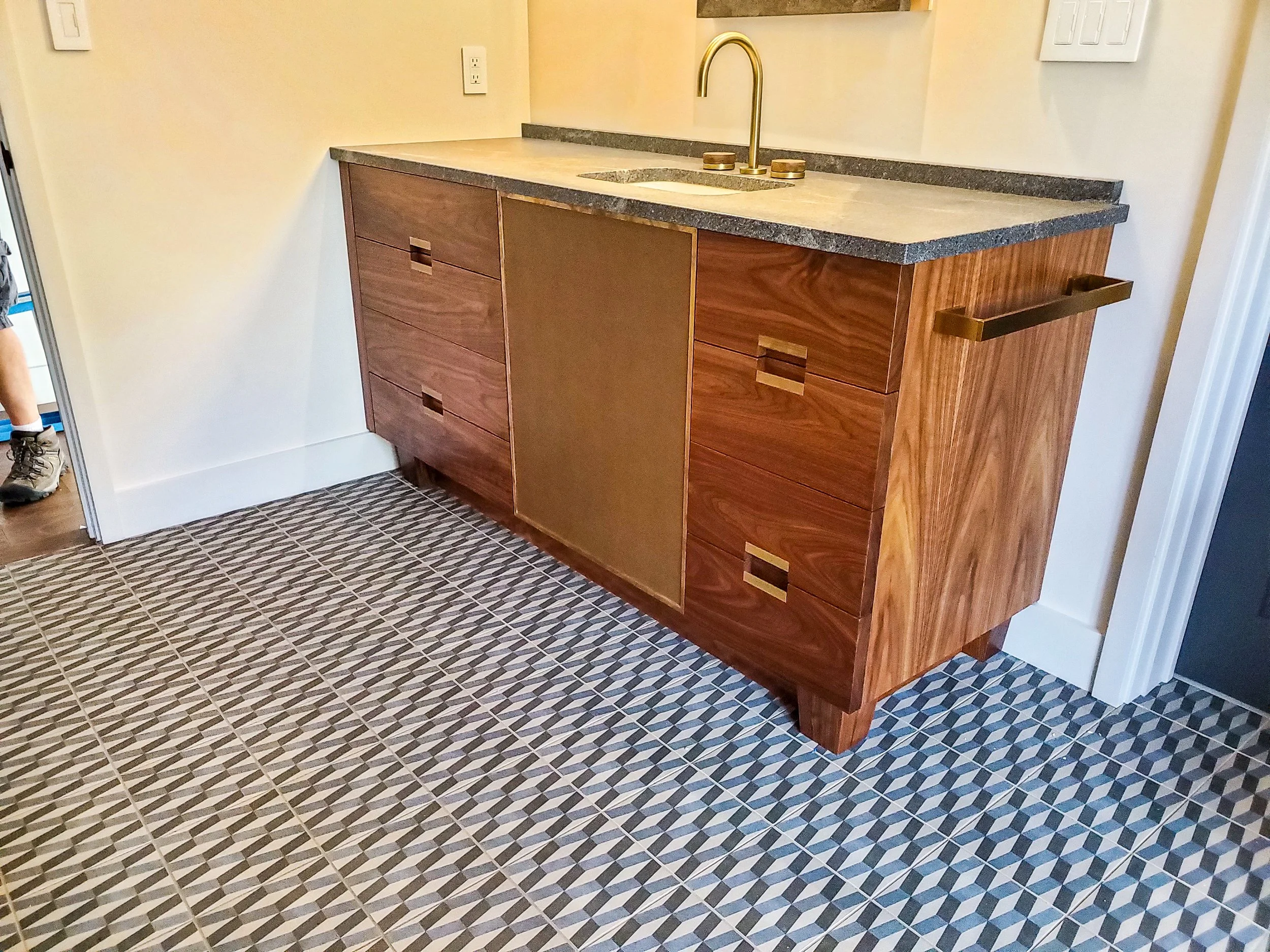 Norwich VT Modern Cabinetry (6).jpg