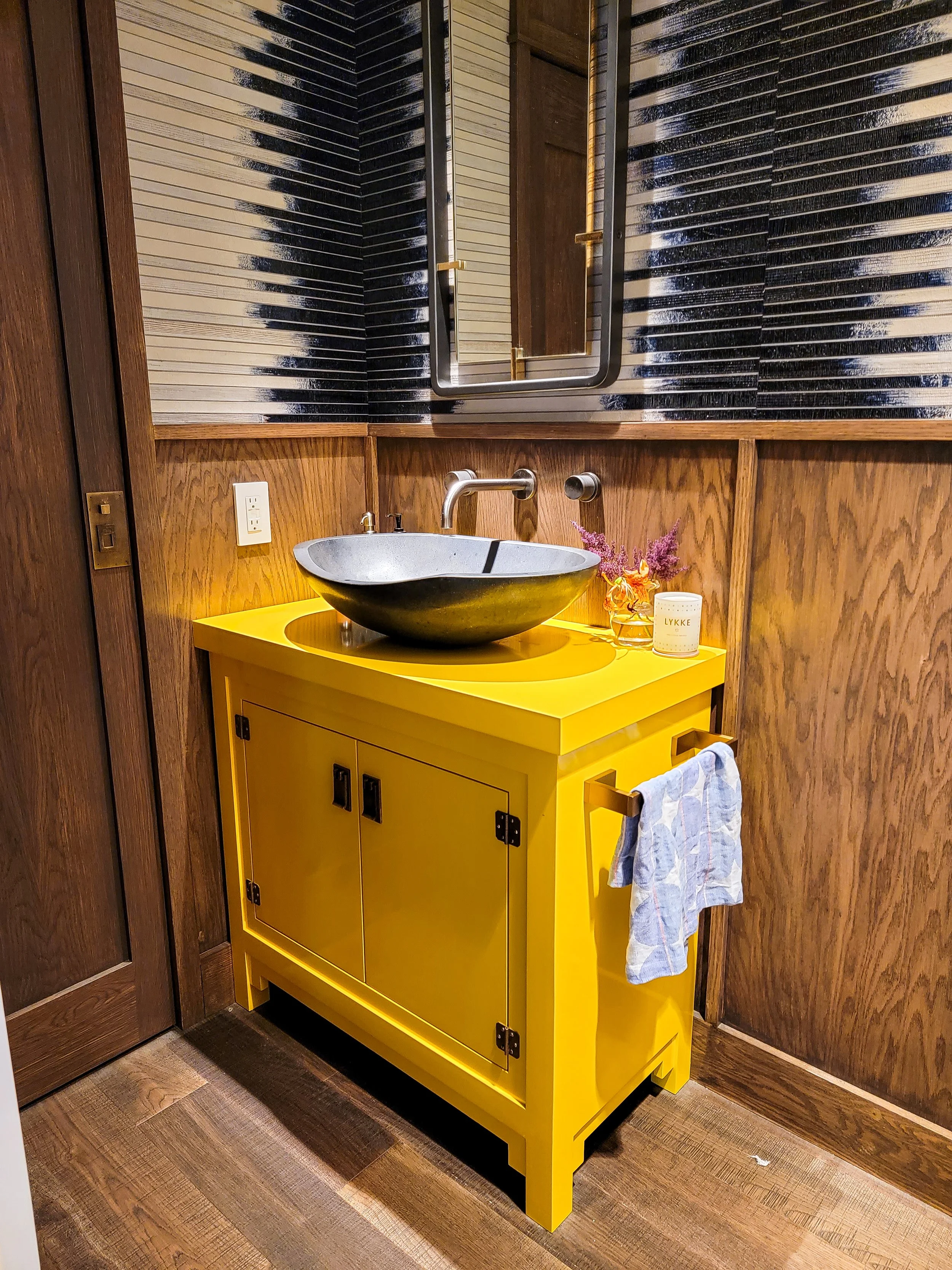 Norwich VT Modern Cabinetry (15).jpg