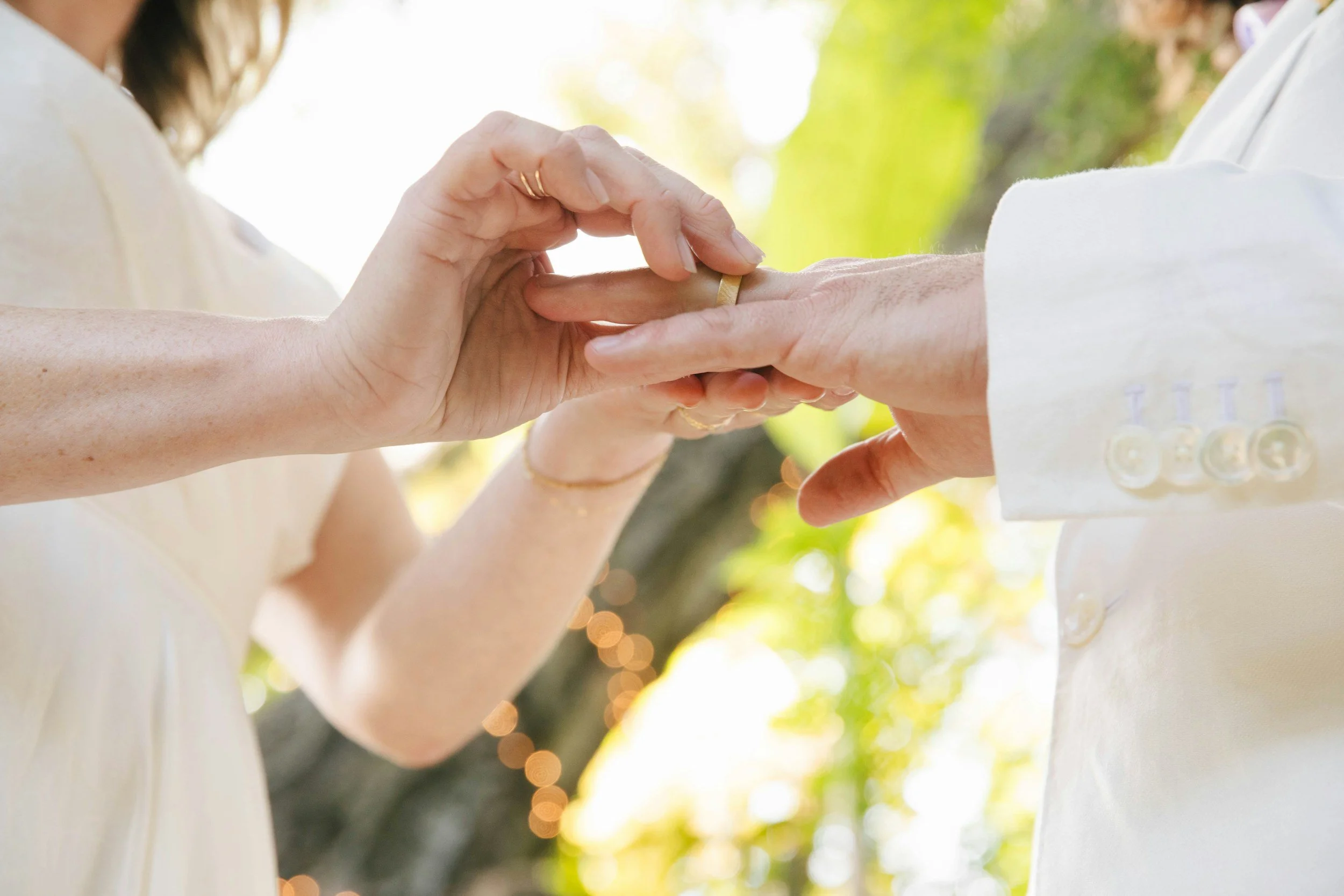 Same-sex wedding ceremony in Albany Creek with celebrant Chris Zilm. same-sex wedding celebrant Brisbane.