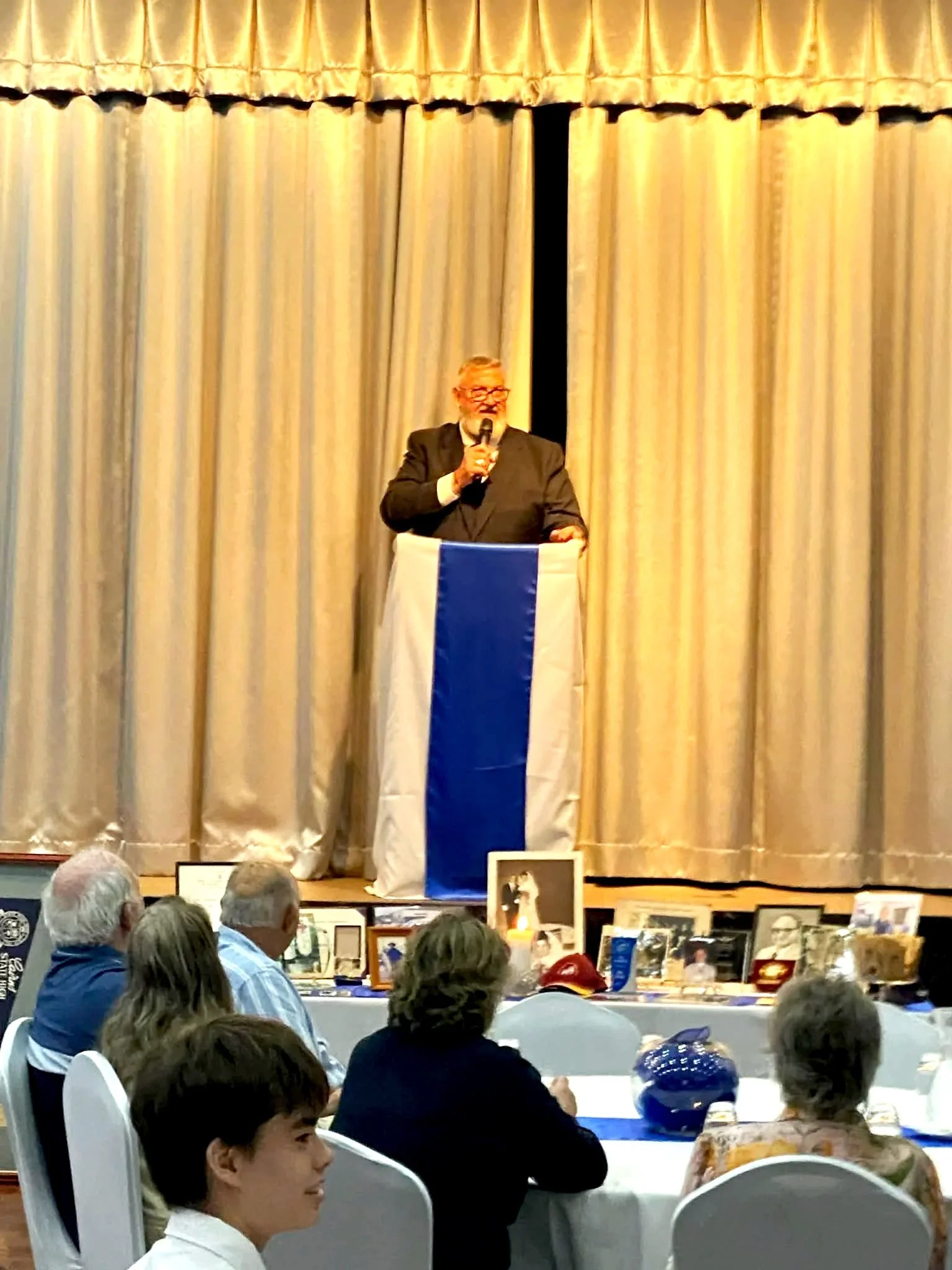 Chris Zilm celebrant MC at a memorial service for a generous benefactor to a range of community services in FNQ