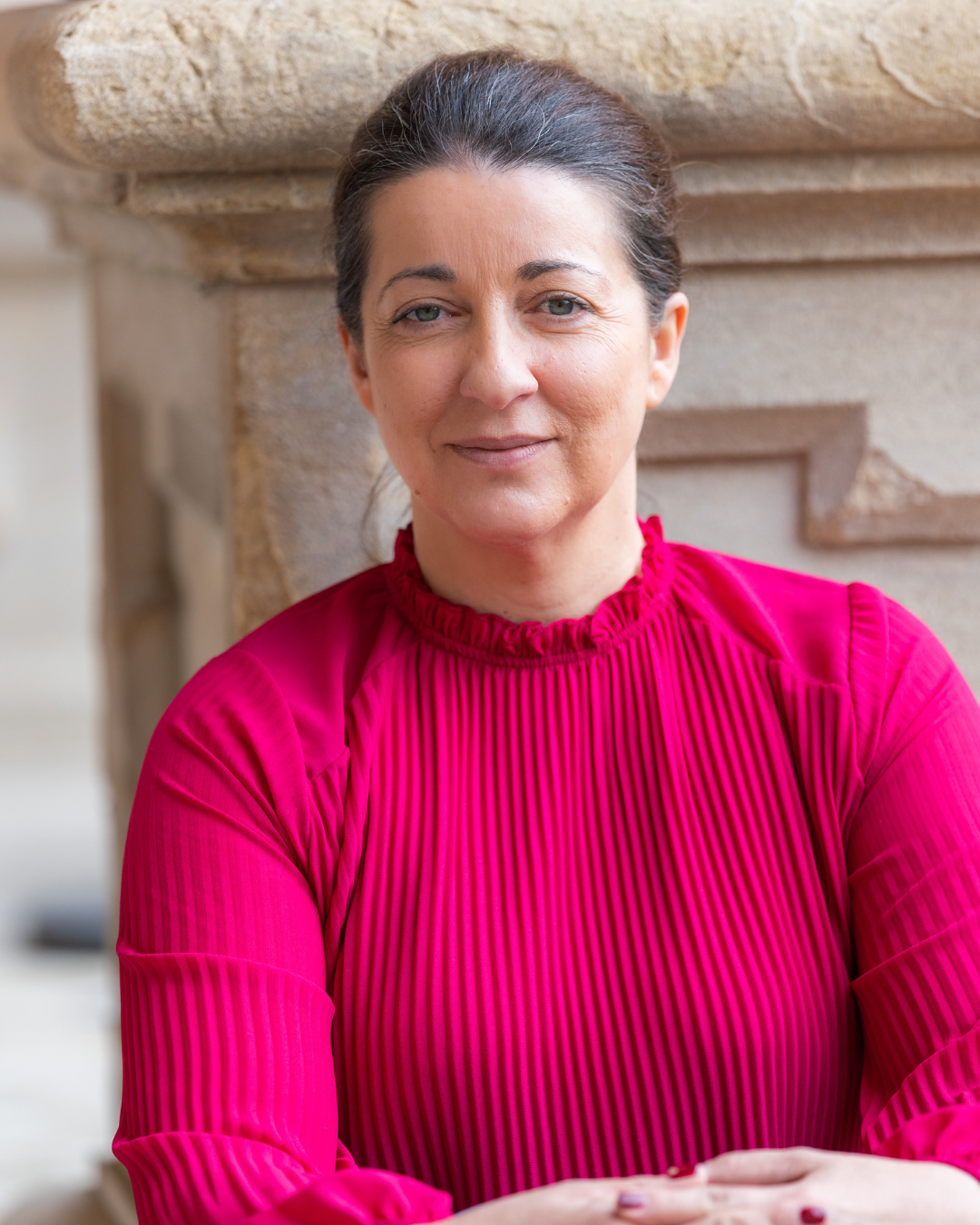 Nadia DiLuzio, Integrative Counsellor and Psychotherapist offering therapy in Chobham and Chertsey for adults experiencing work-related anxiety, stress and burnout and young people navigating anxiety, EBSA, and emotional overwhelm.