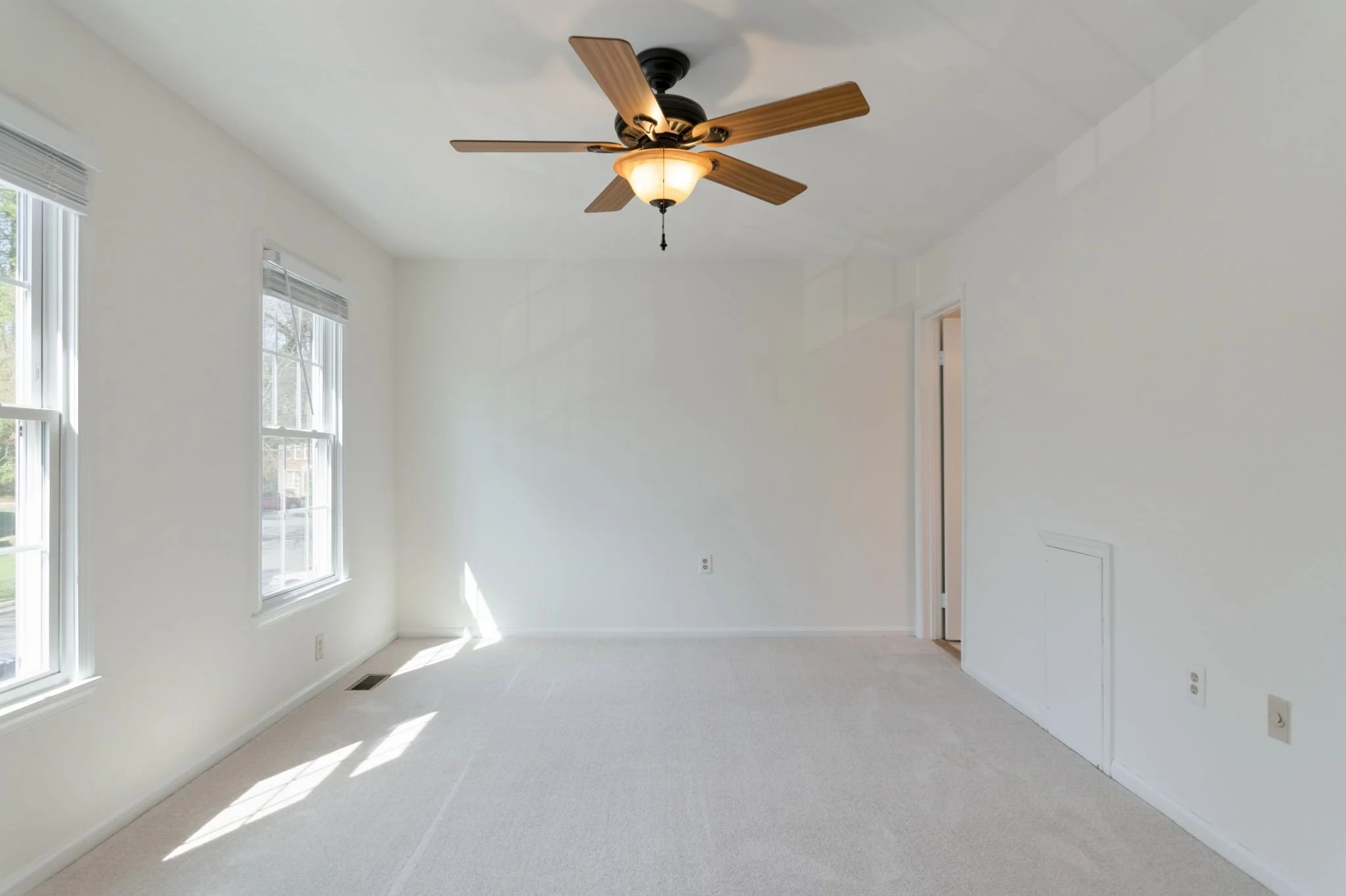 29-samantha-bard-4445-holly-ave-primary-bedroom-ceiling-fan-carpet-fairfax-va-22030.jpg