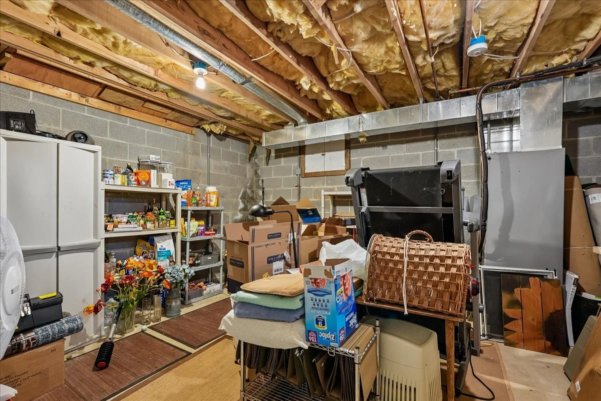 56-samantha-bard-13064-furnace-mountain-rd-basement-storage-room-lovettsville-va-20180.jpg