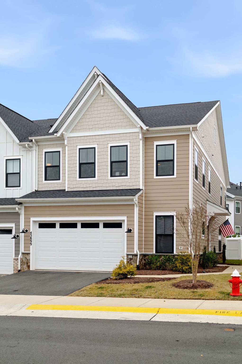 43899 Siren Song Terrace | Elegant Townhome in Leesburg, VA