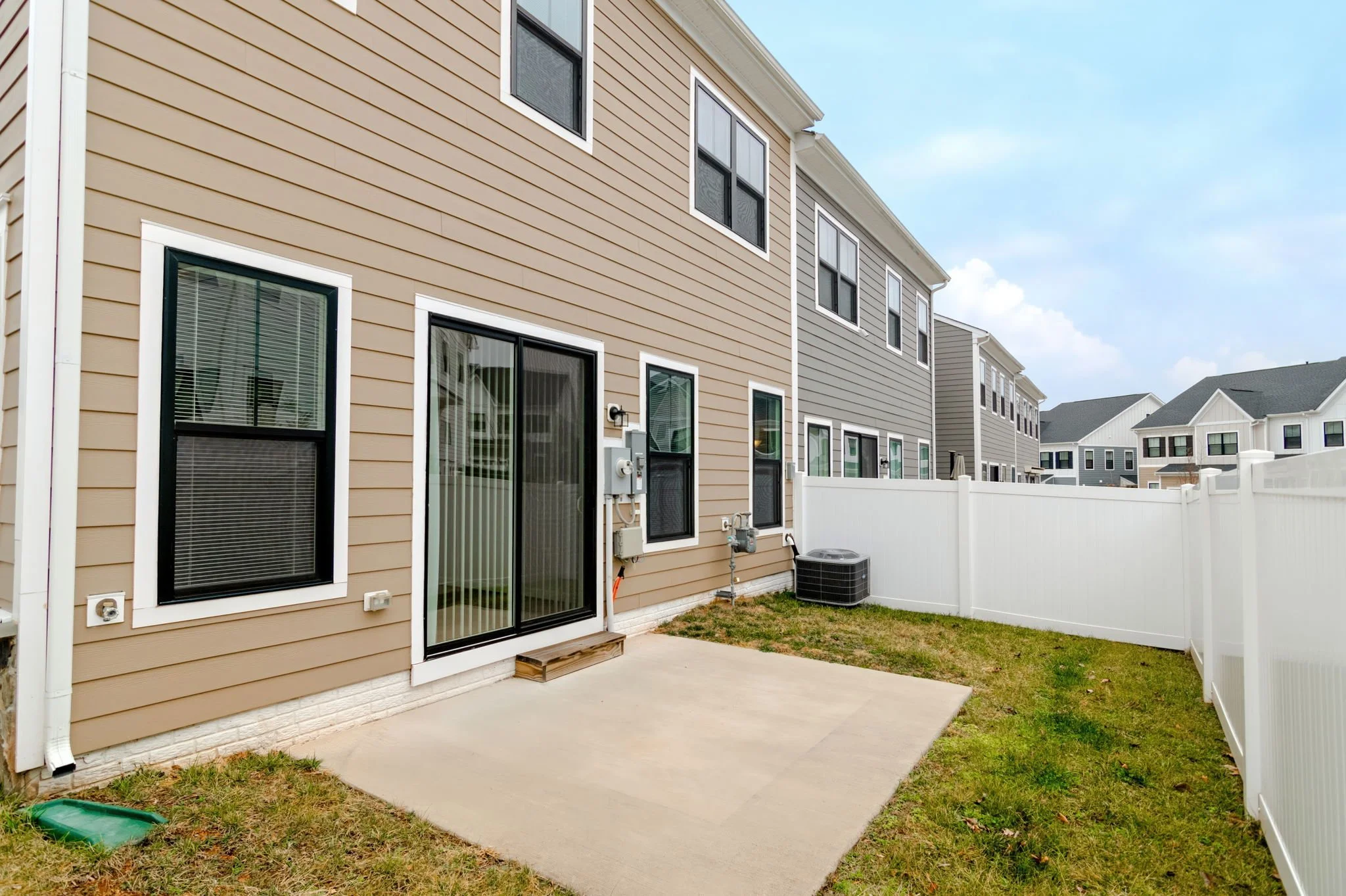 62-web-or-mls-39-43899 Siren Song Leesburg Patio View to neigh.jpeg