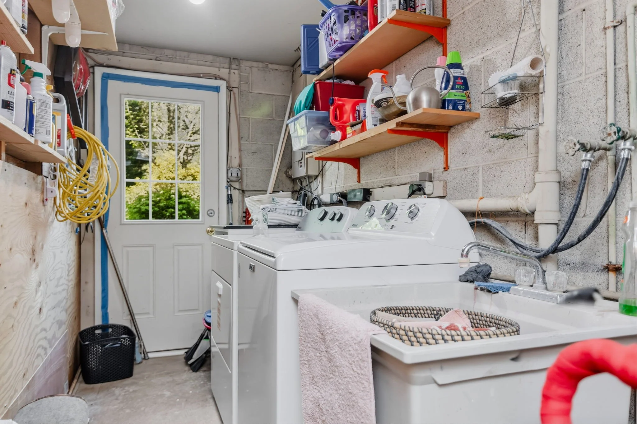 35-samantha-bard-13703-penwith-ct-laundry-utility-room-washer-dryer-chantilly-va-20151.jpg