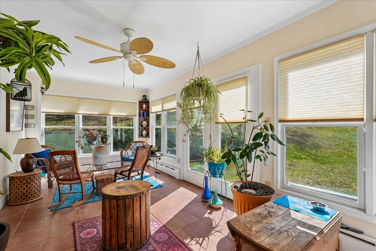 32-samantha-bard-13064-furnace-mountain-rd-sunroom-tile-floor-ceiling-fan-lovettsville-va-20180.jpg