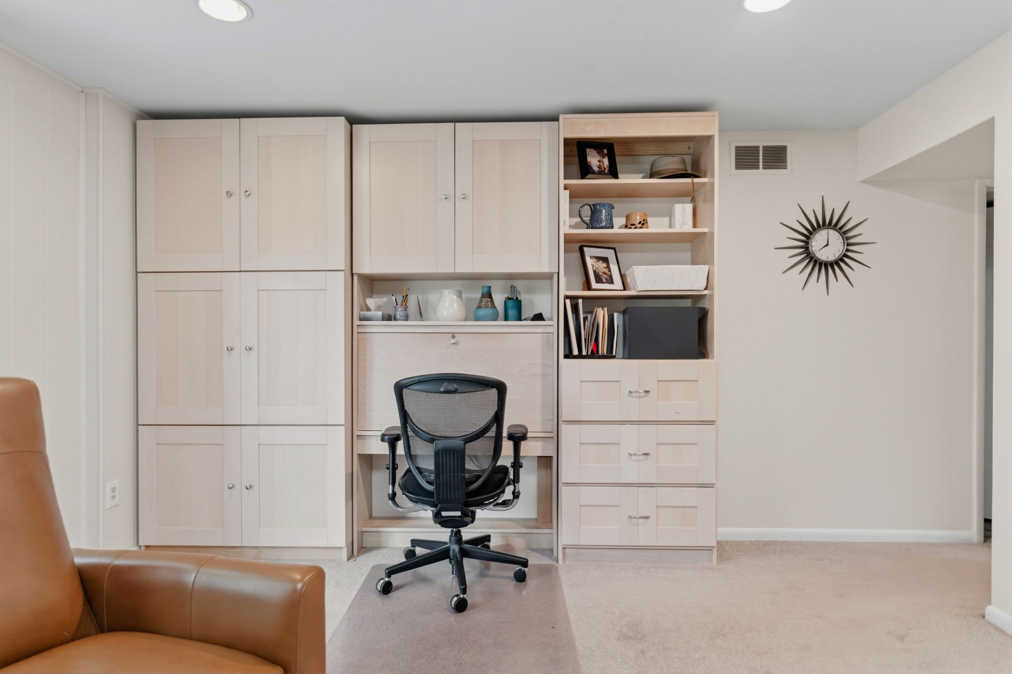 29-samantha-bard-13703-penwith-ct-lower-level-built-in-murphy-desk-cabinets-chantilly-va-20151.jpg