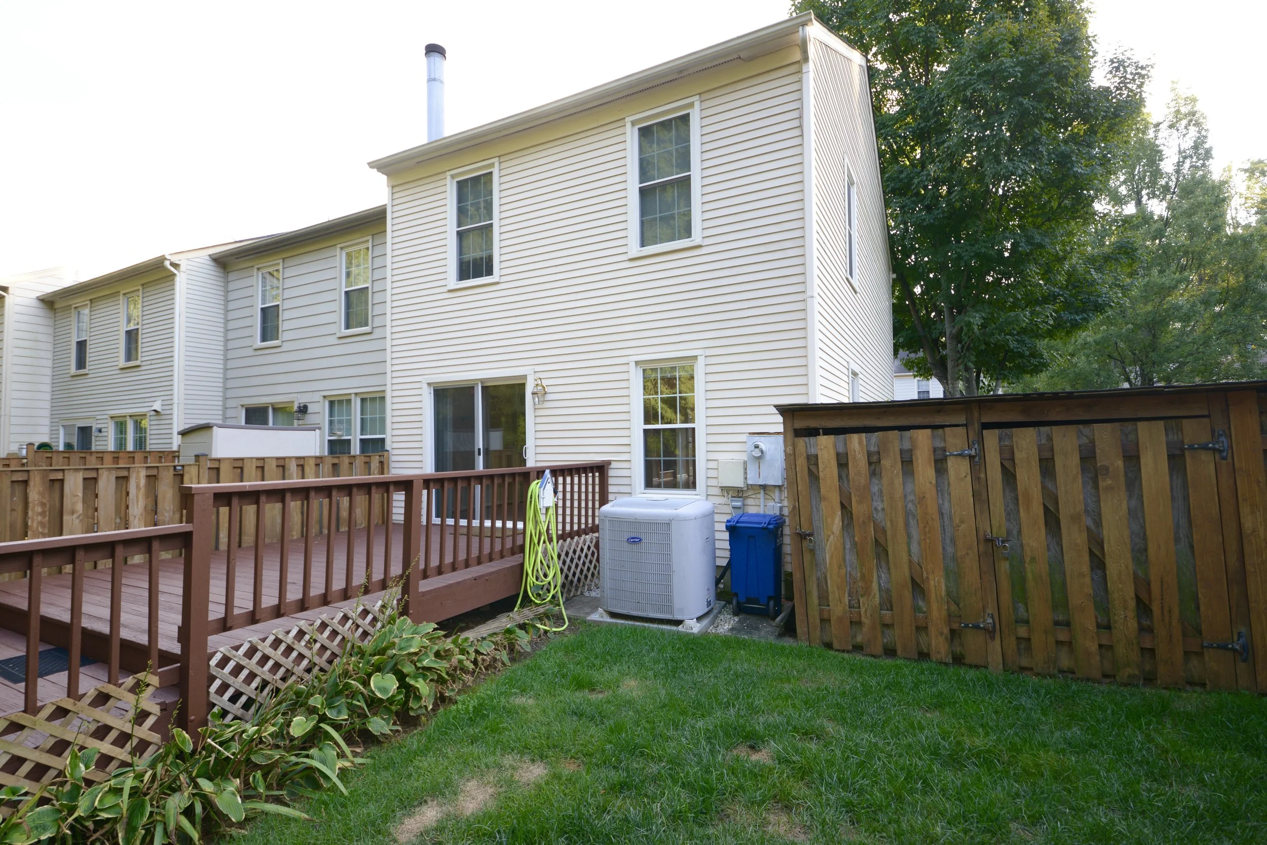 Holly Ext Rear Yard to Hse SOT_9063.JPG