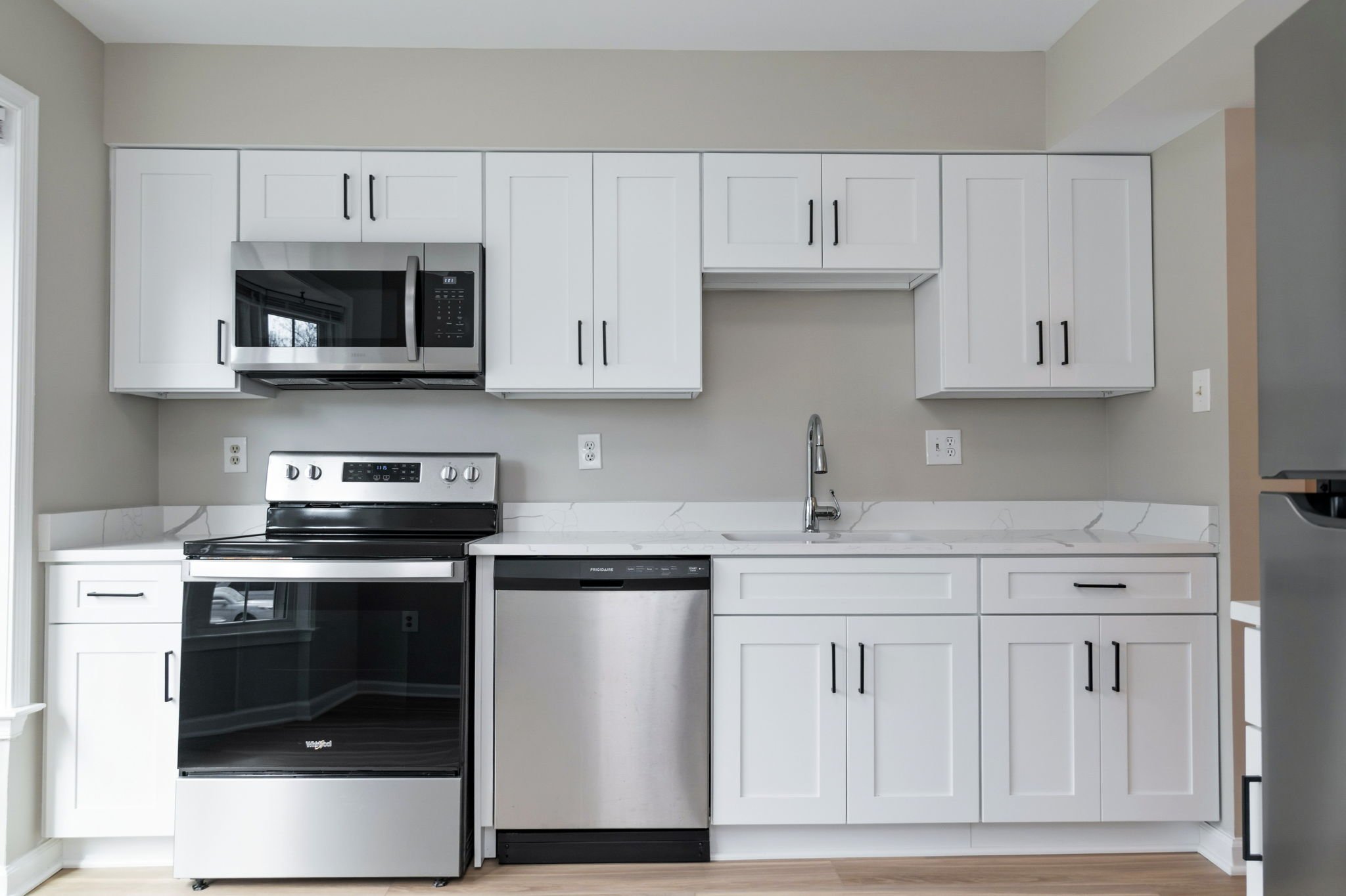 15-samantha-bard-4445-holly-ave-kitchen-white-shaker-appliances-fairfax-va-22030.jpg