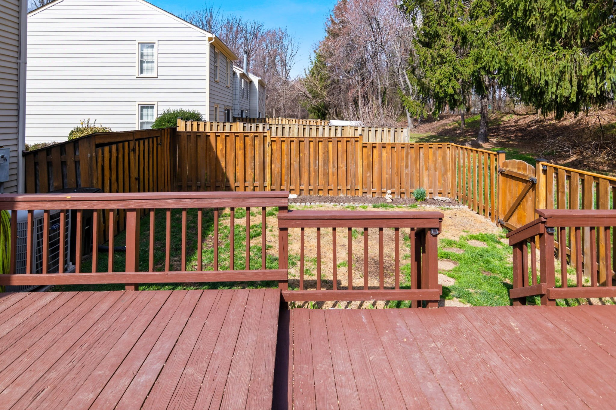05-samantha-bard-4445-holly-ave-deck-fenced-yard-fairfax-va-22030.jpg