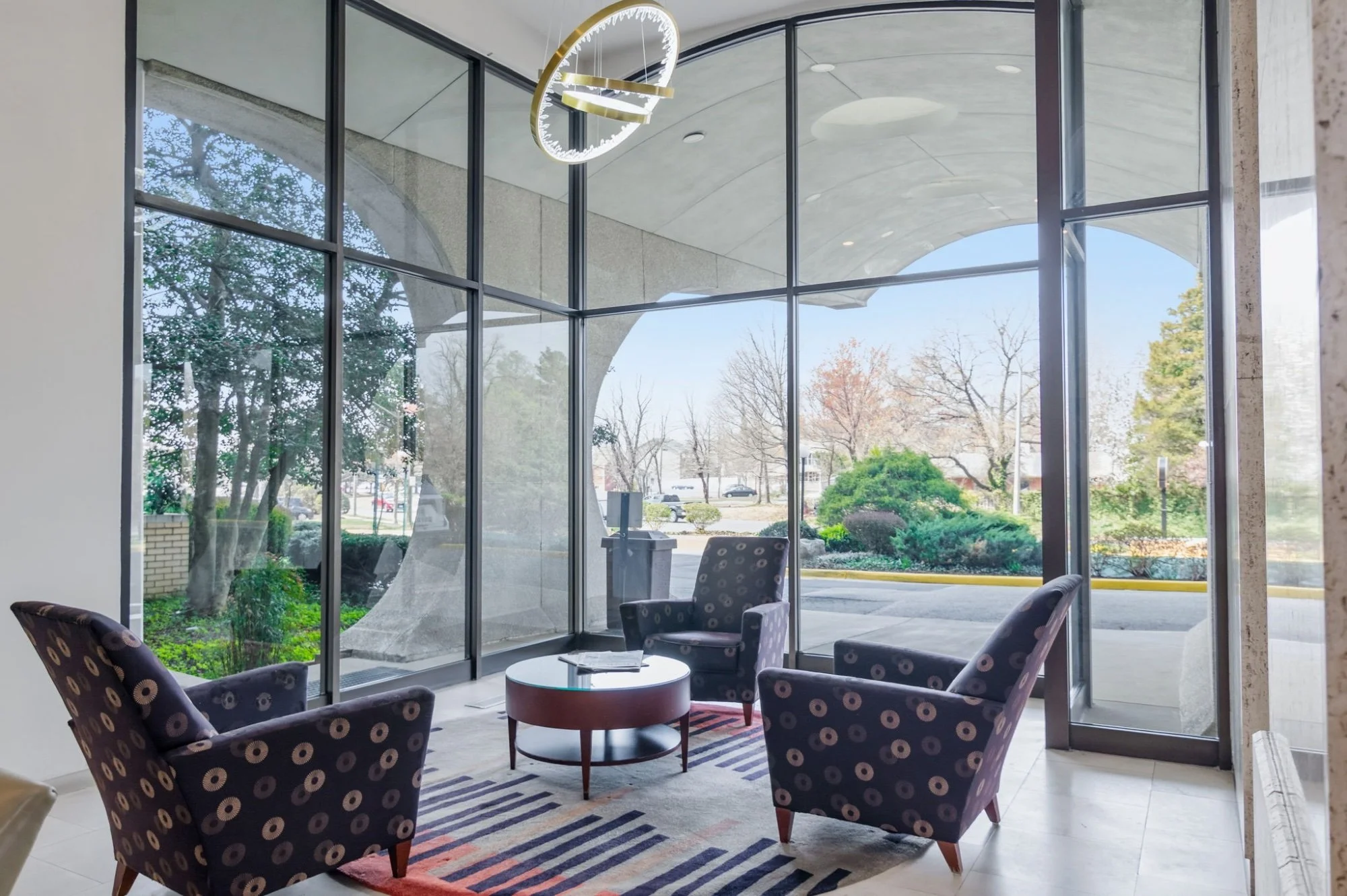 34-samantha-bard-301-n-beauregard-st-unit-902-building-lobby-sunroom-alexandria-va-22312.jpg