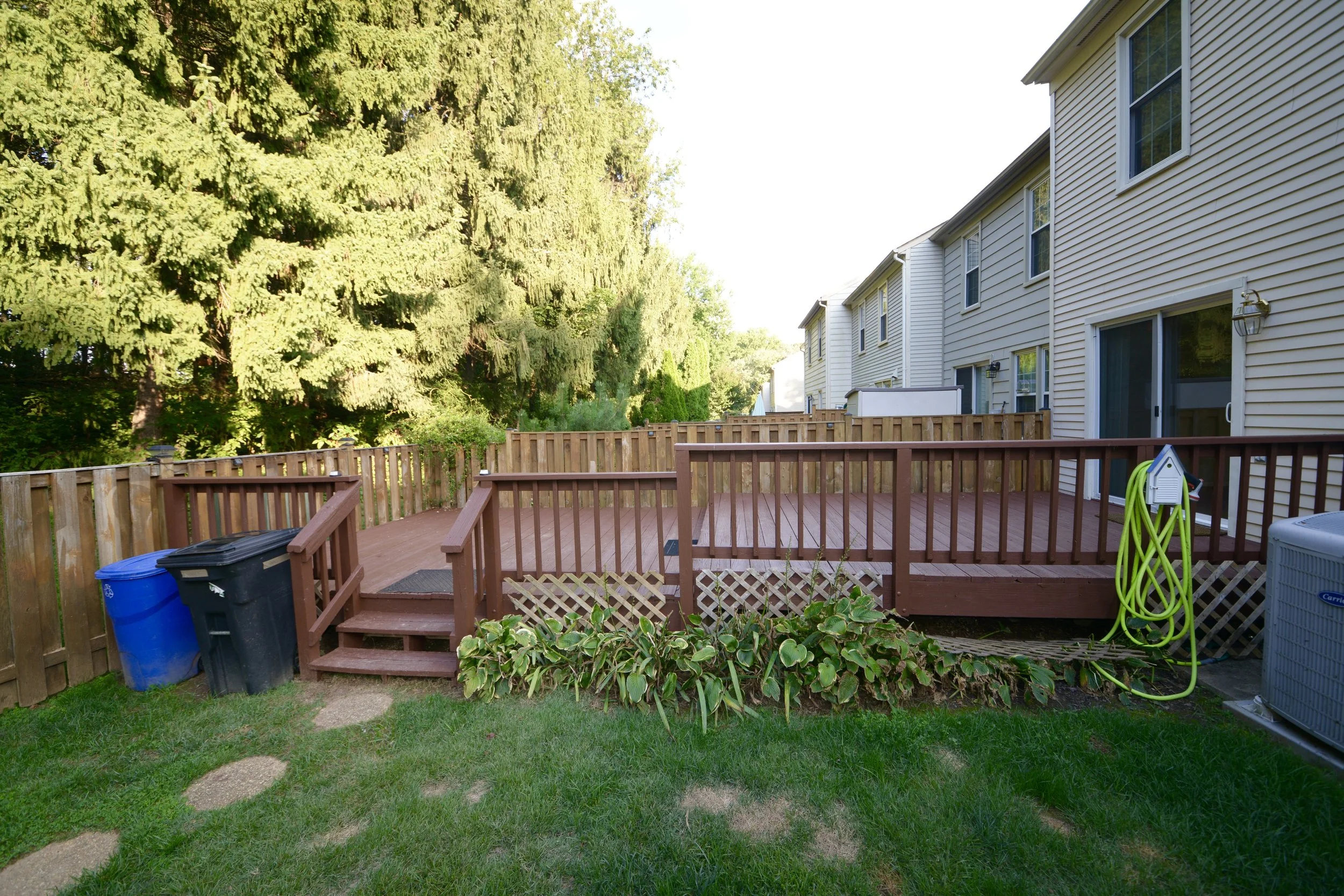 Holly Ext Yard et deck SOT_9074.JPG