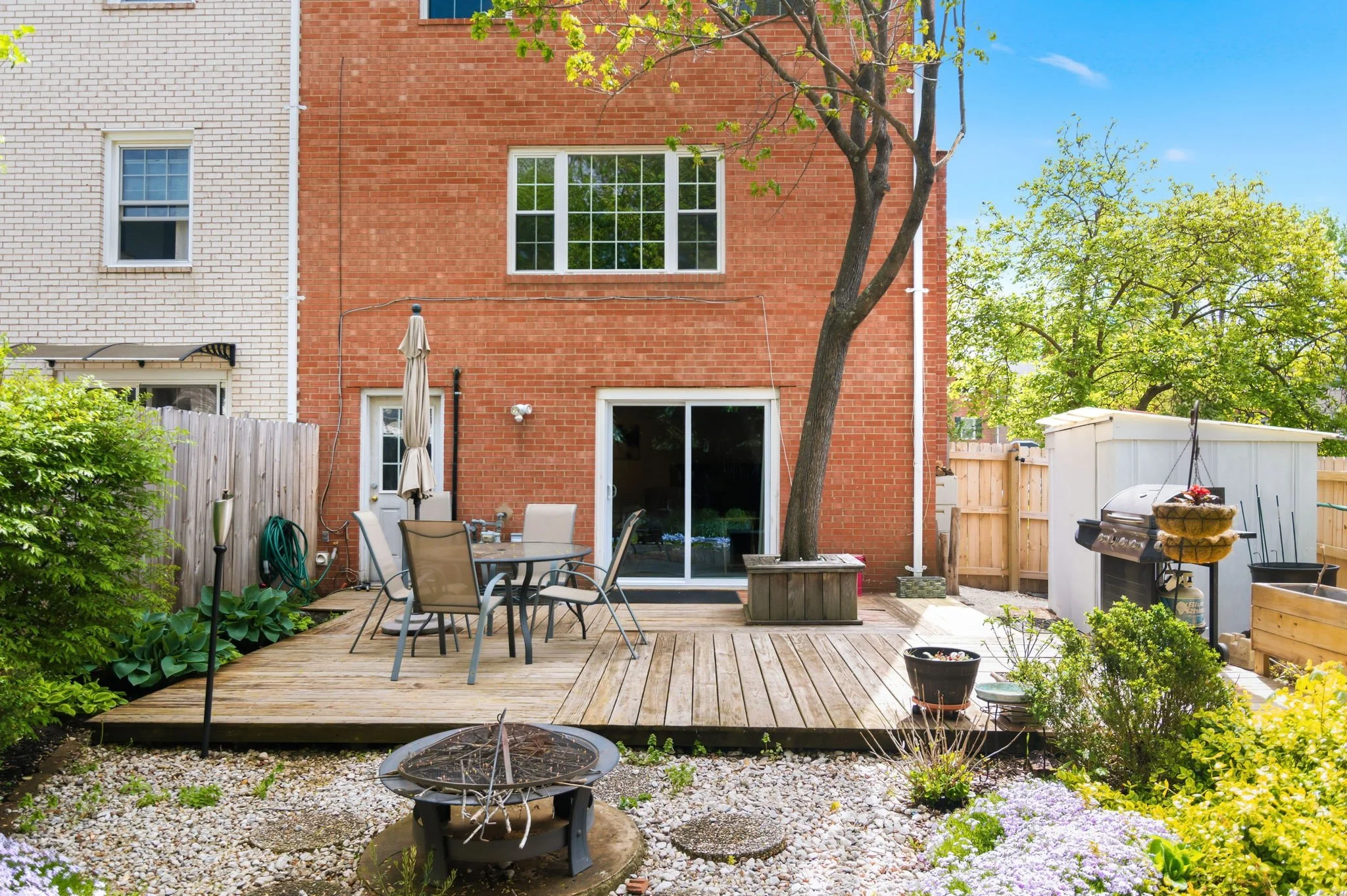 39-samantha-bard-13703-penwith-ct-rear-exterior-deck-fire-pit-sliding-door-chantilly-va-20151.jpg
