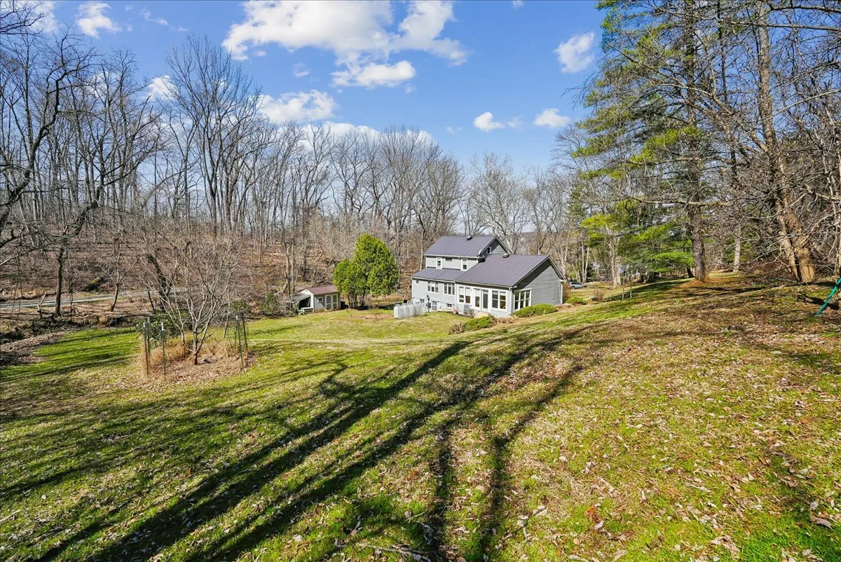17-samantha-bard-13064-furnace-mountain-rd-rear-yard-wide-view-lovettsville-va-20180.jpg