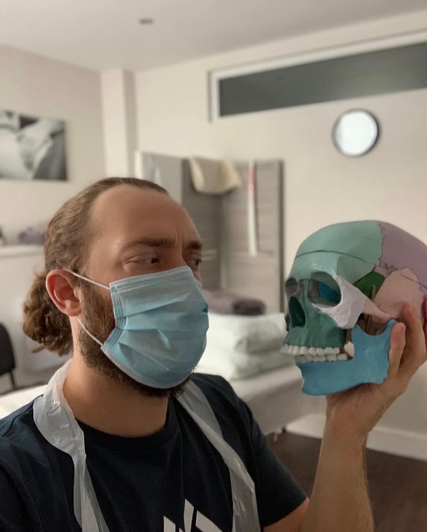 Understanding the body is where it starts.
Helping it move better is where it matters.

You can now find me at Shoreham Osteopathy Centre on Thursdays. Additional hours available on request.