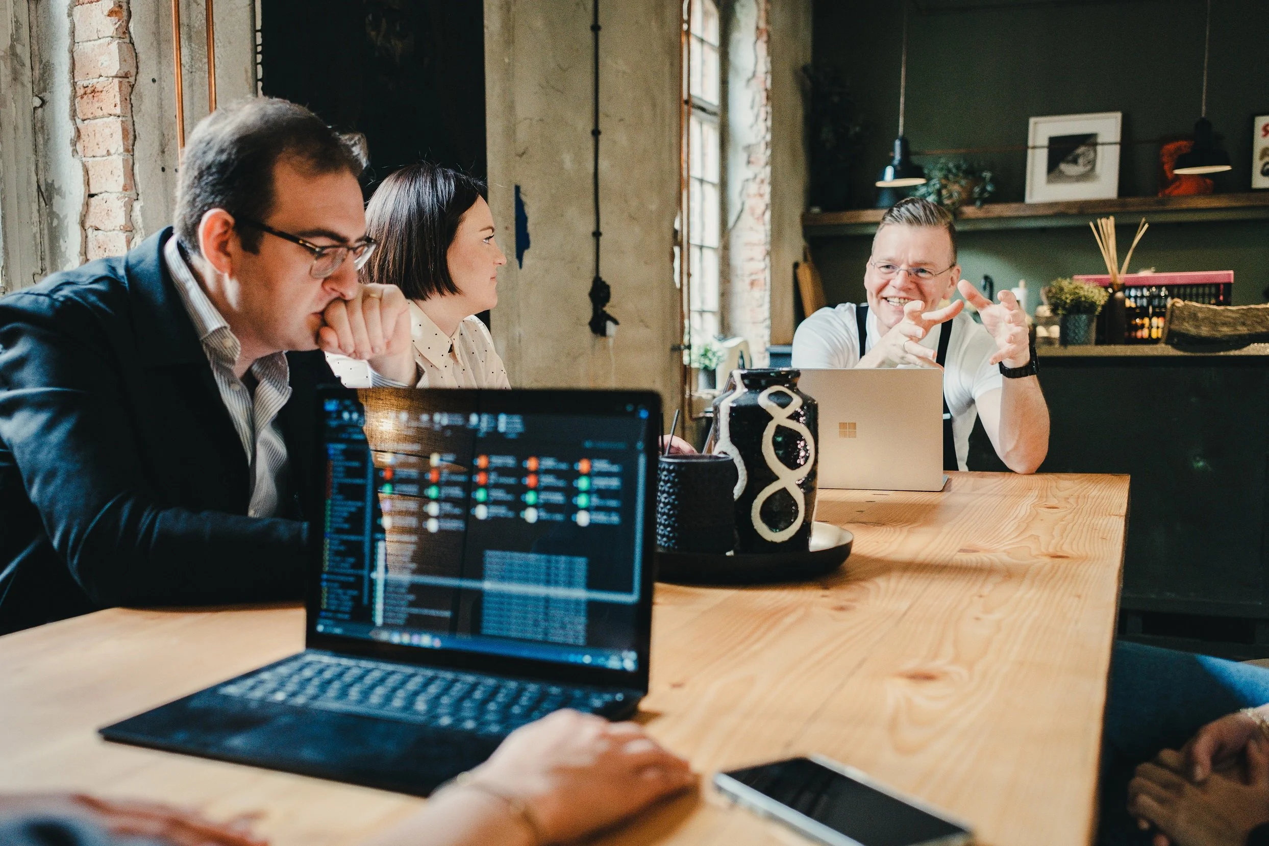 From sales assistant to monopolist? The underestimated power of MICE portals