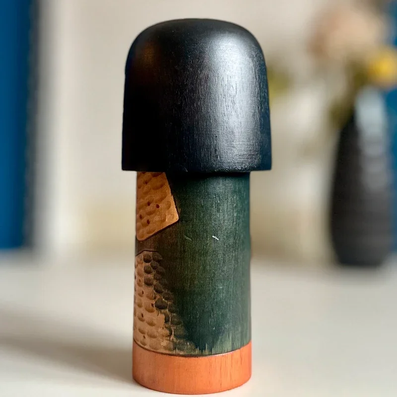 Sōsaku kokeshi by Kisaku, geometric incised pattern, signed, Shōwa period5.webp