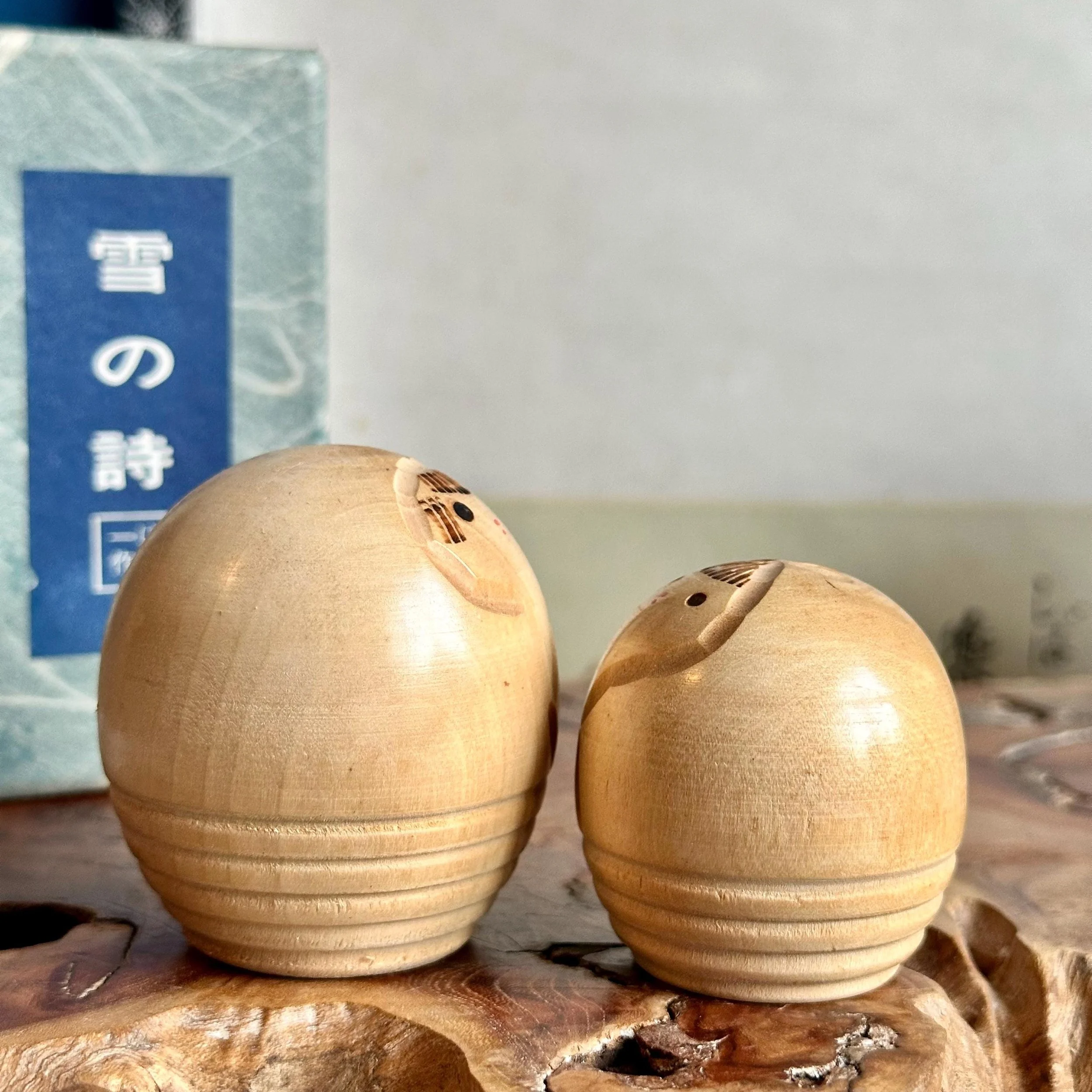 Japanese sosaku kokeshi pair Murakami Kenichi Yuki no Uta tomobako