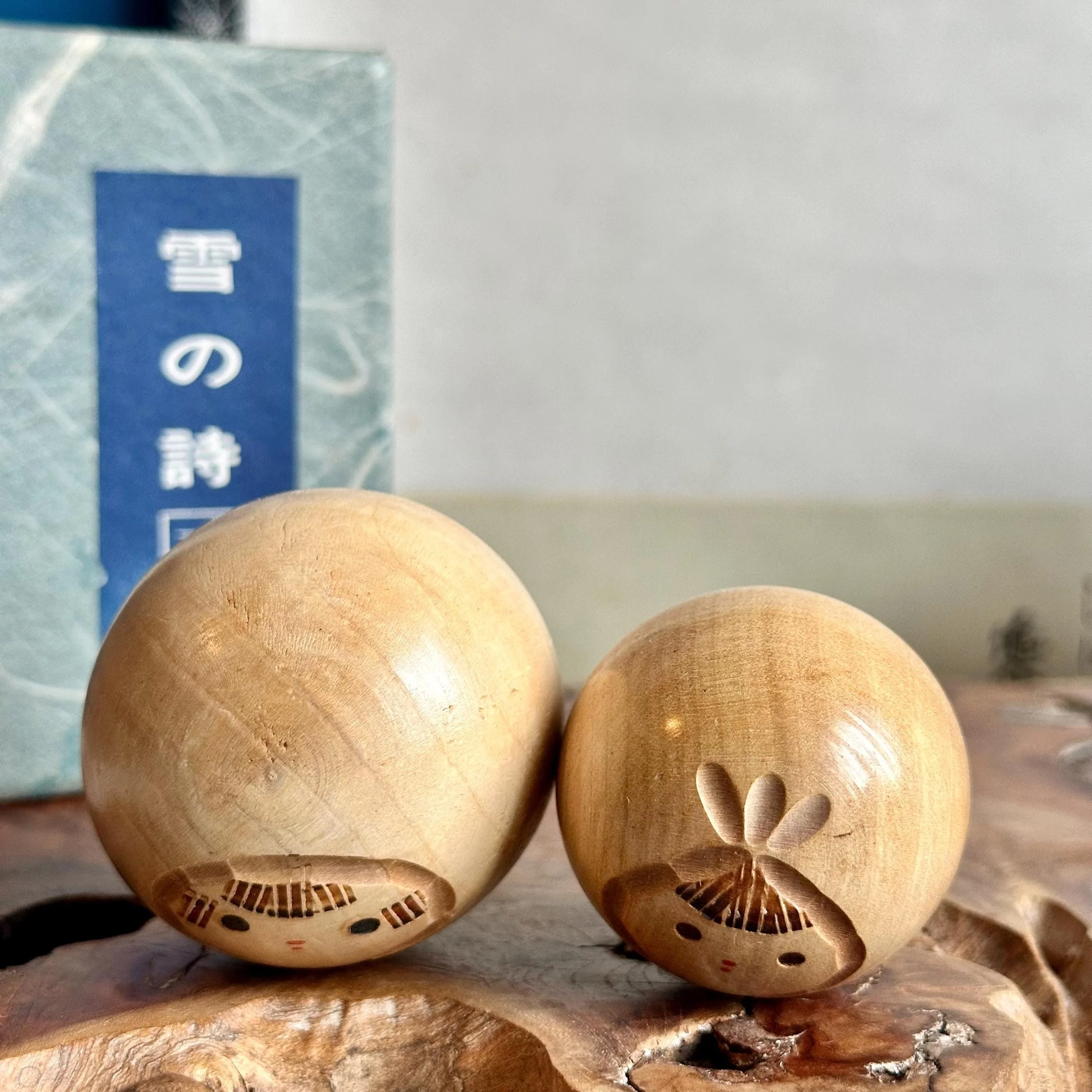 Japanese sosaku kokeshi pair Murakami Kenichi Yuki no Uta tomobako