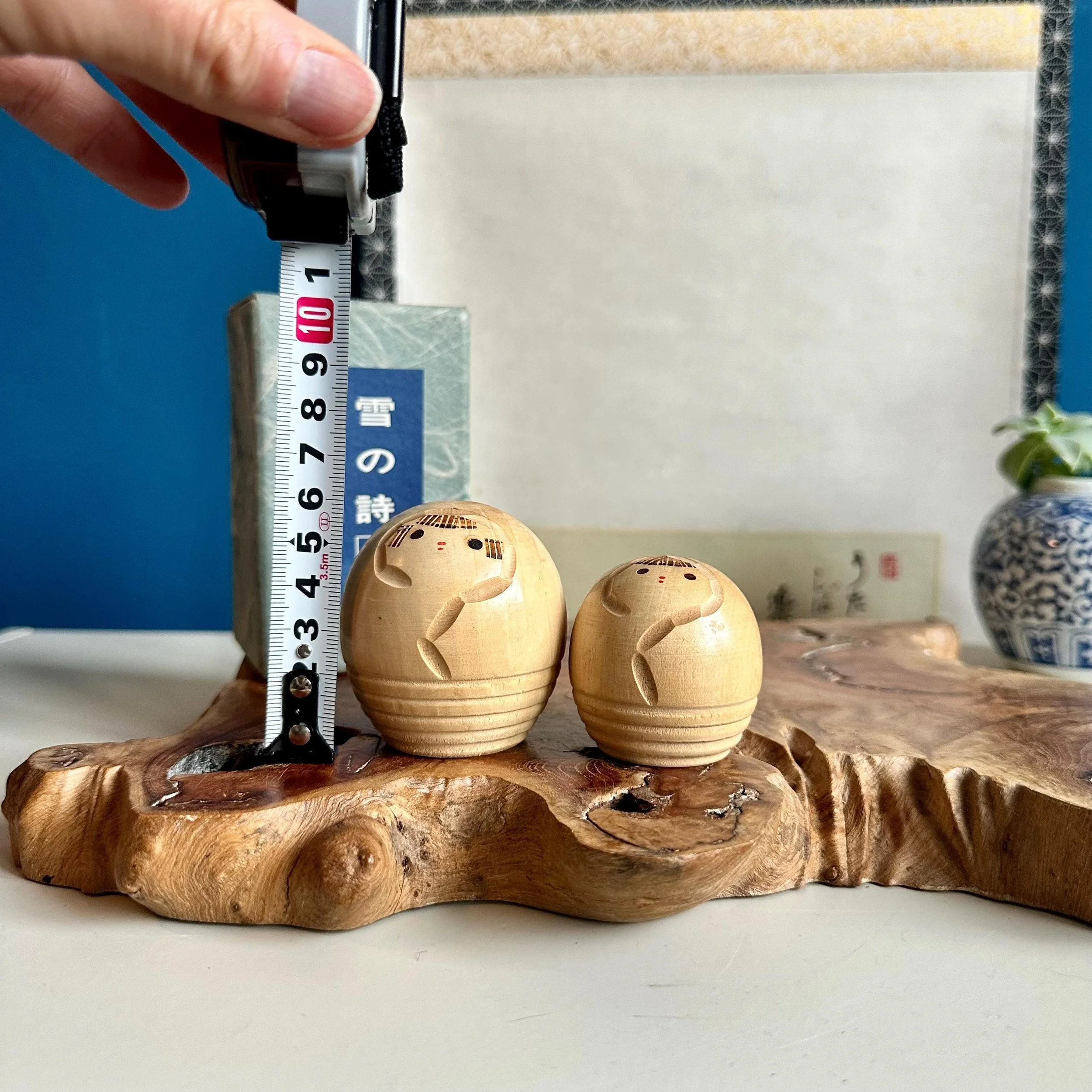 Japanese sosaku kokeshi pair Murakami Kenichi Yuki no Uta tomobako